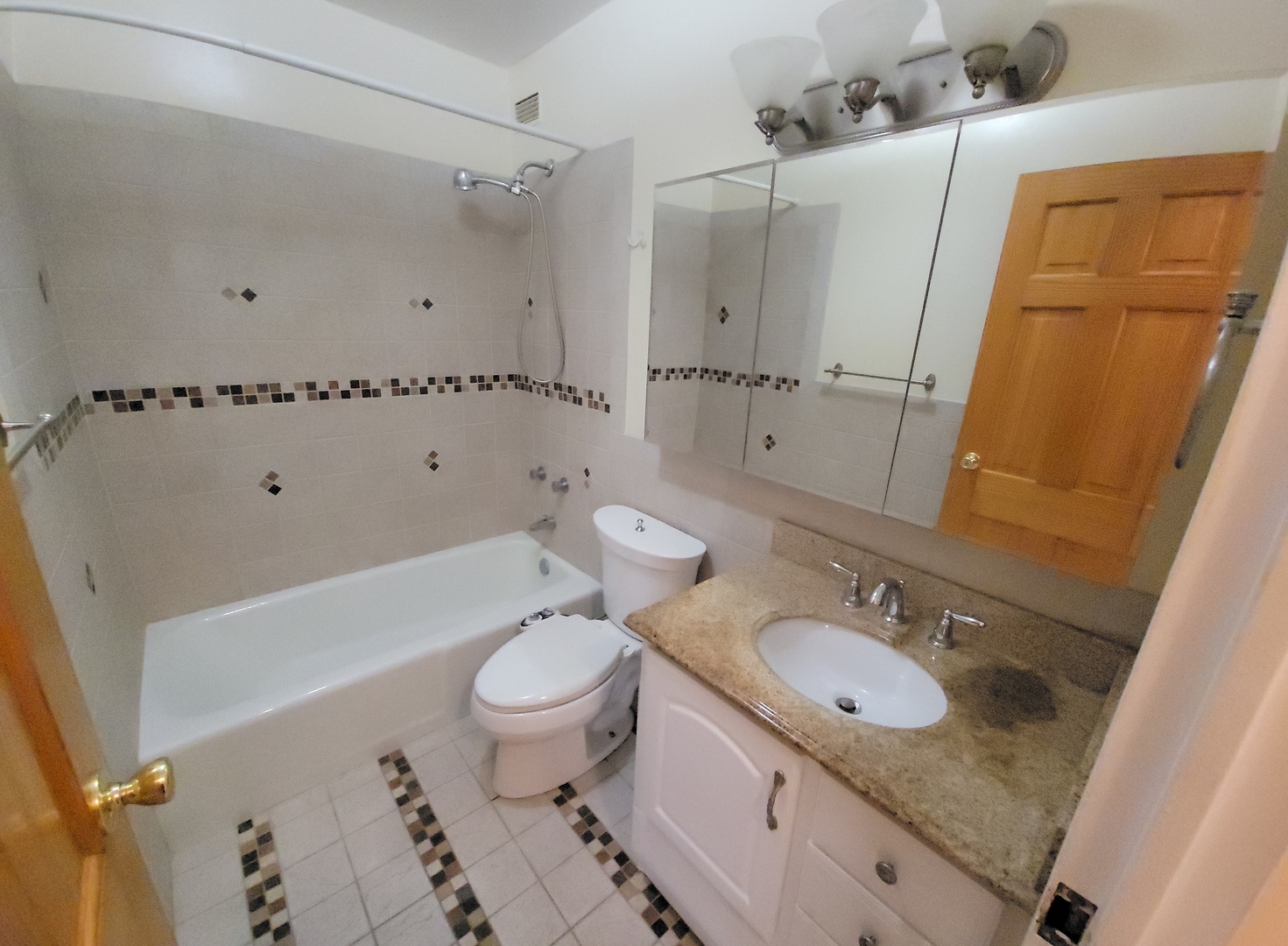 5415 N SHERIDAN Road Unit: 507