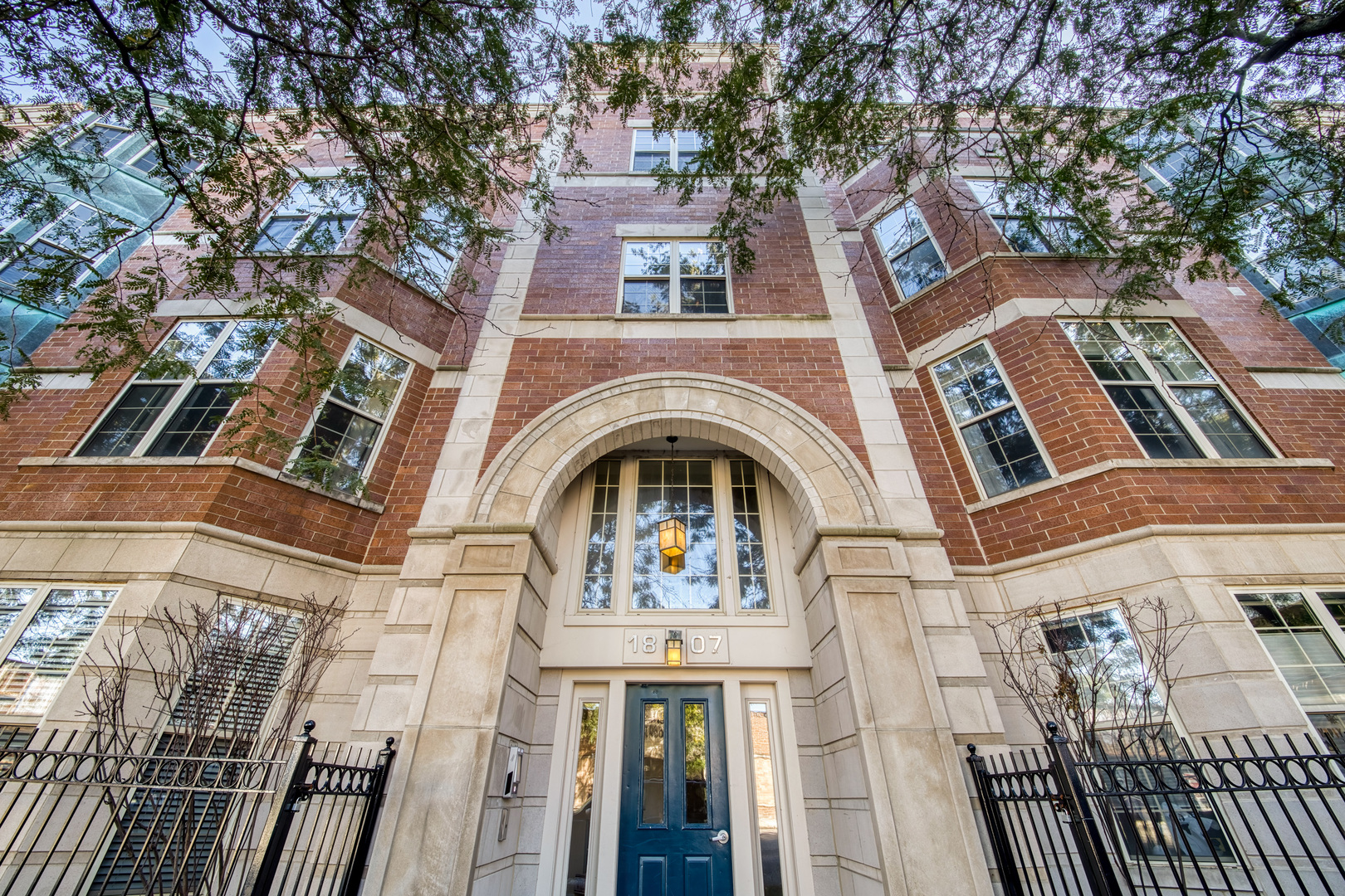 1807 W Addison Street Unit: 2E