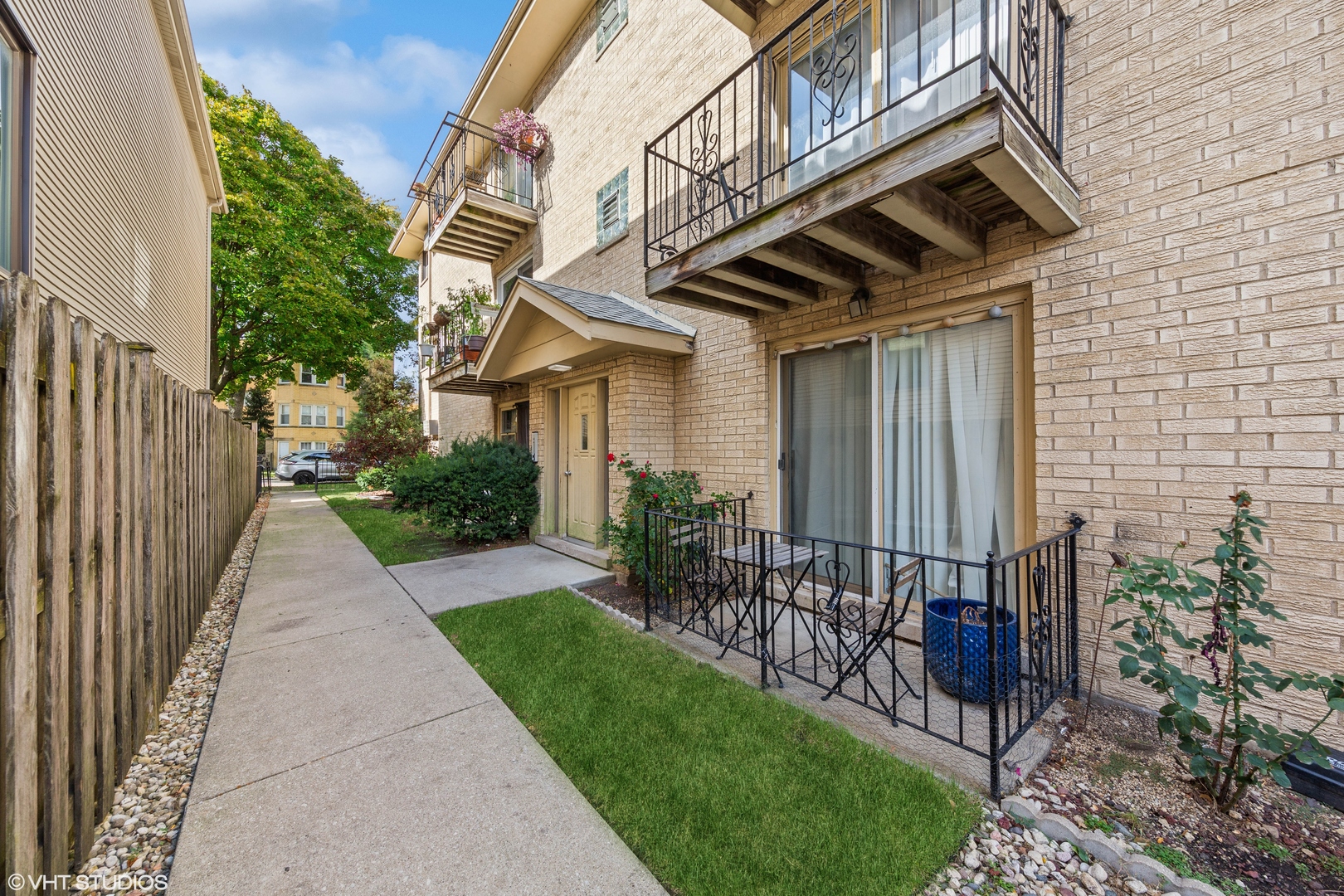 4111 N Mozart Street Unit: 3W