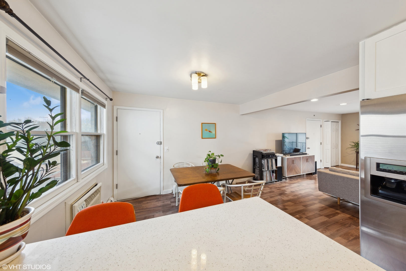 4111 N Mozart Street Unit: 3W