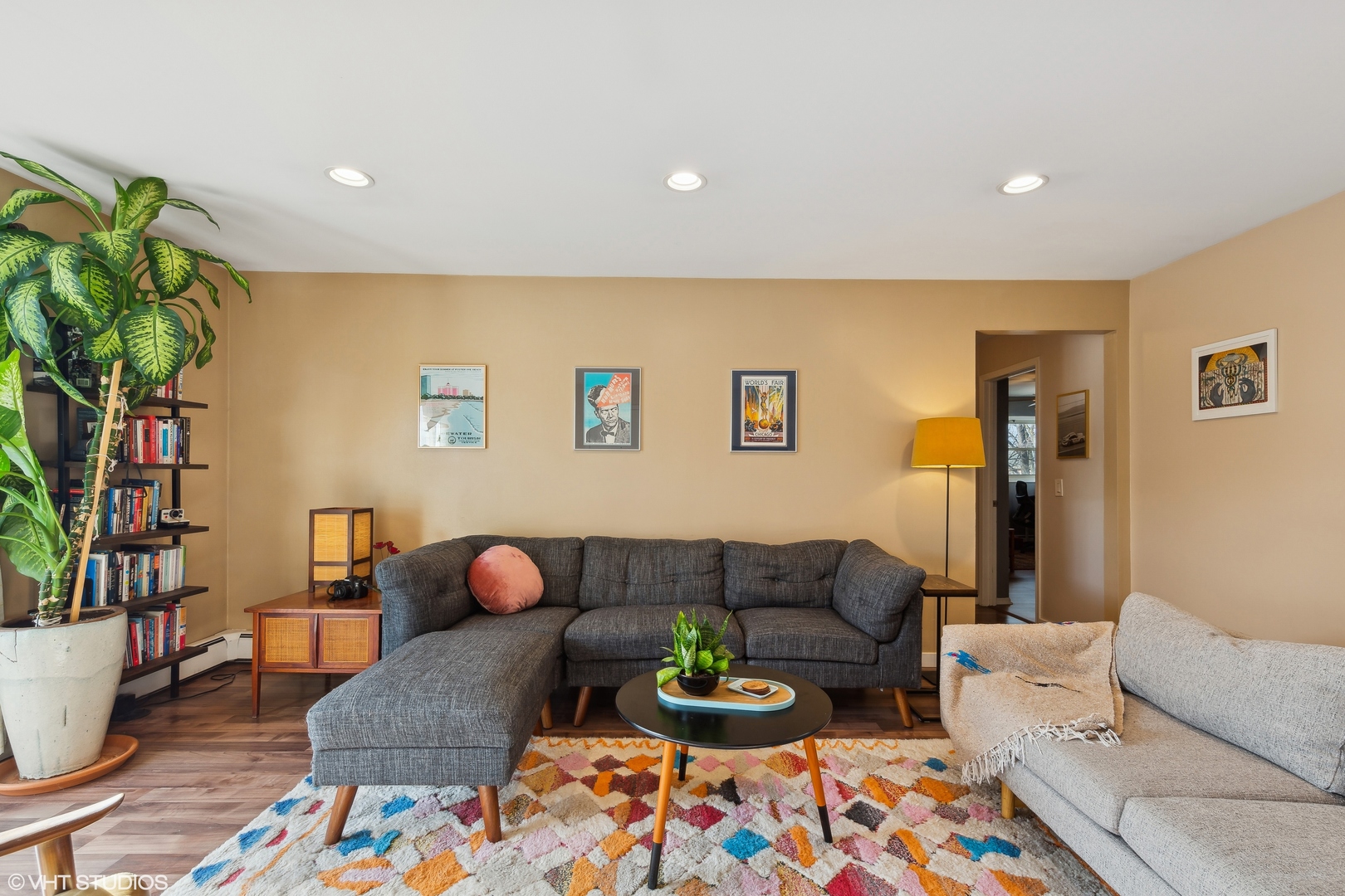 4111 N Mozart Street Unit: 3W