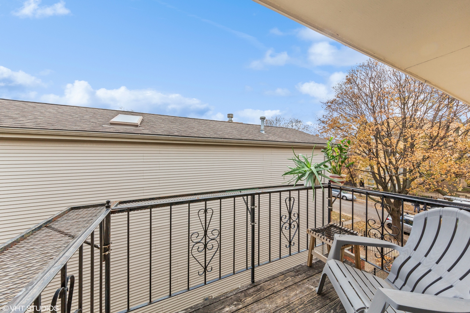 4111 N Mozart Street Unit: 3W
