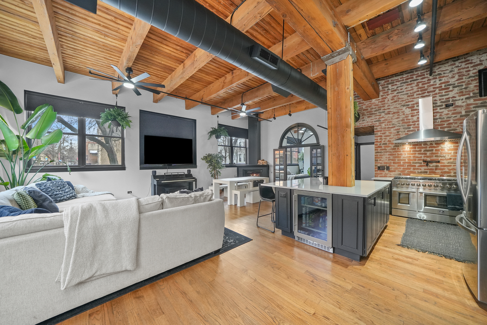 1101 W Armitage Avenue Unit: 101