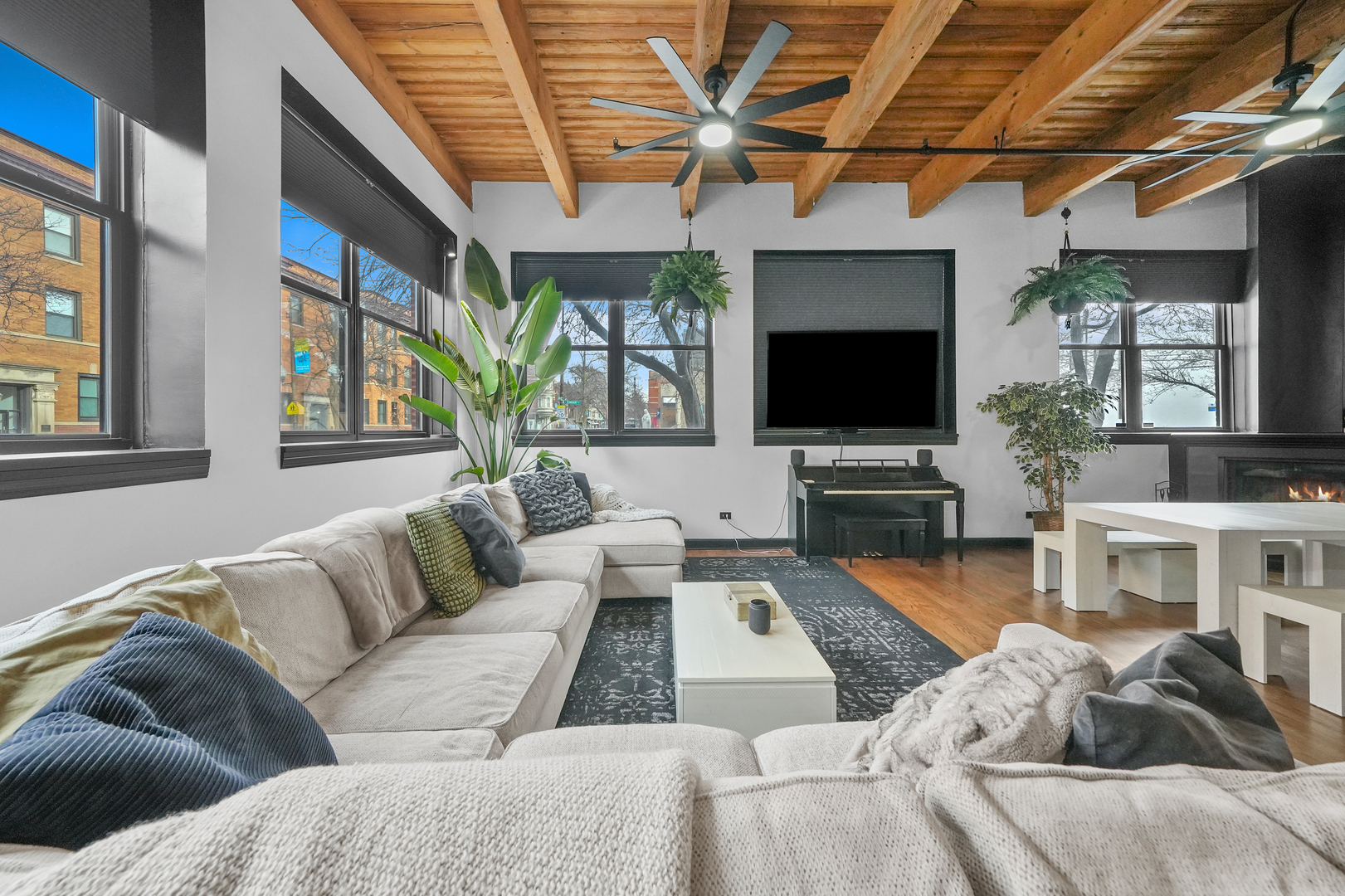 1101 W Armitage Avenue Unit: 101