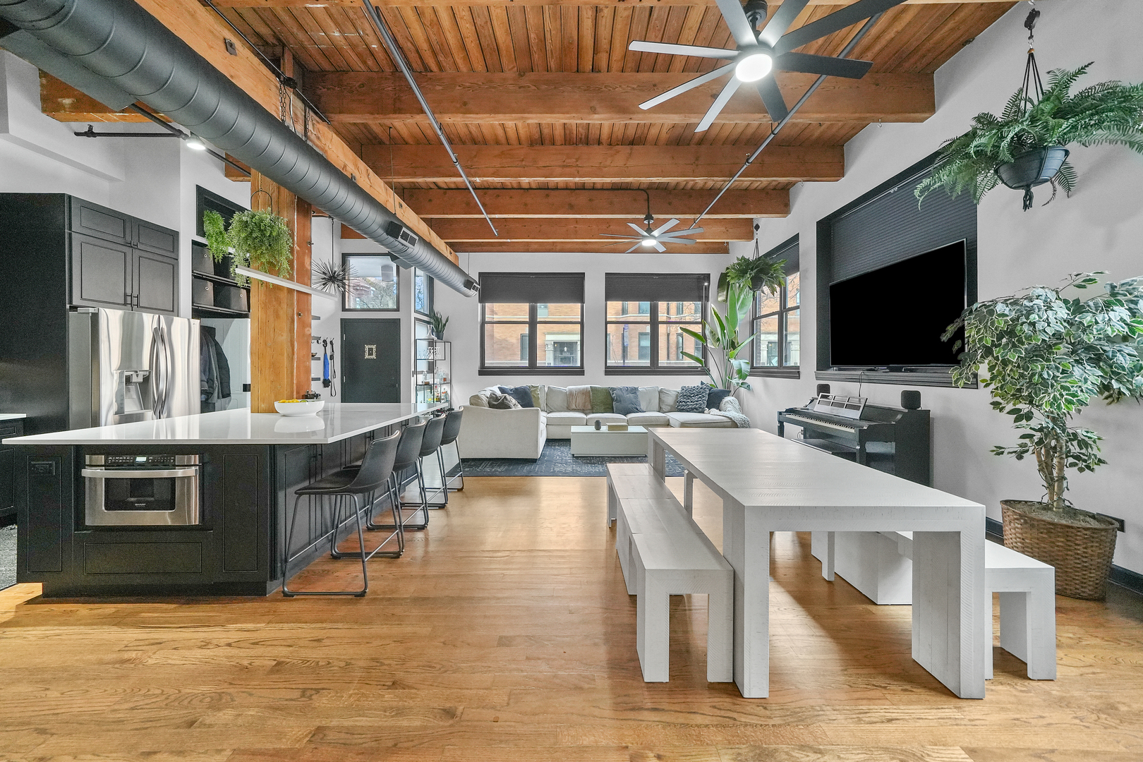 1101 W Armitage Avenue Unit: 101