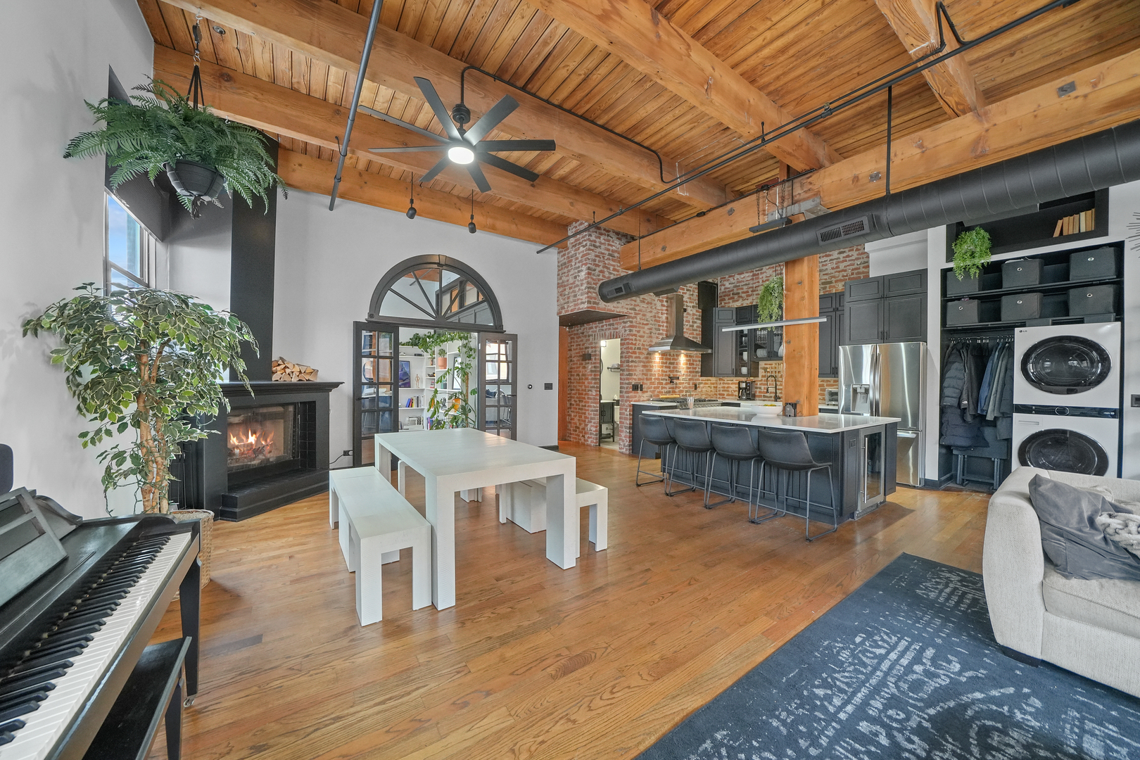 1101 W Armitage Avenue Unit: 101