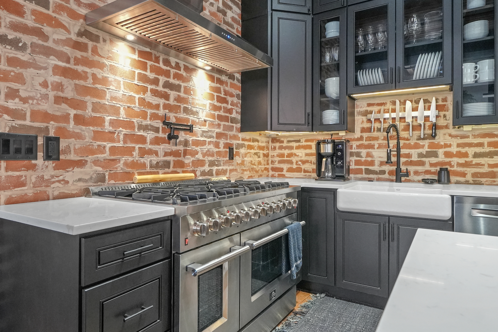1101 W Armitage Avenue Unit: 101