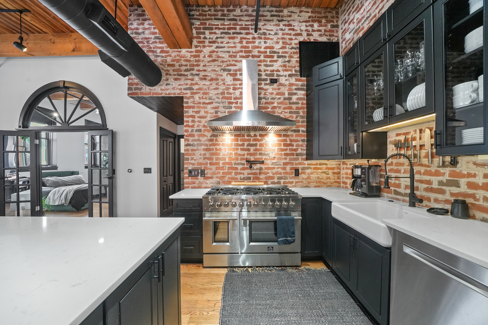 1101 W Armitage Avenue Unit: 101