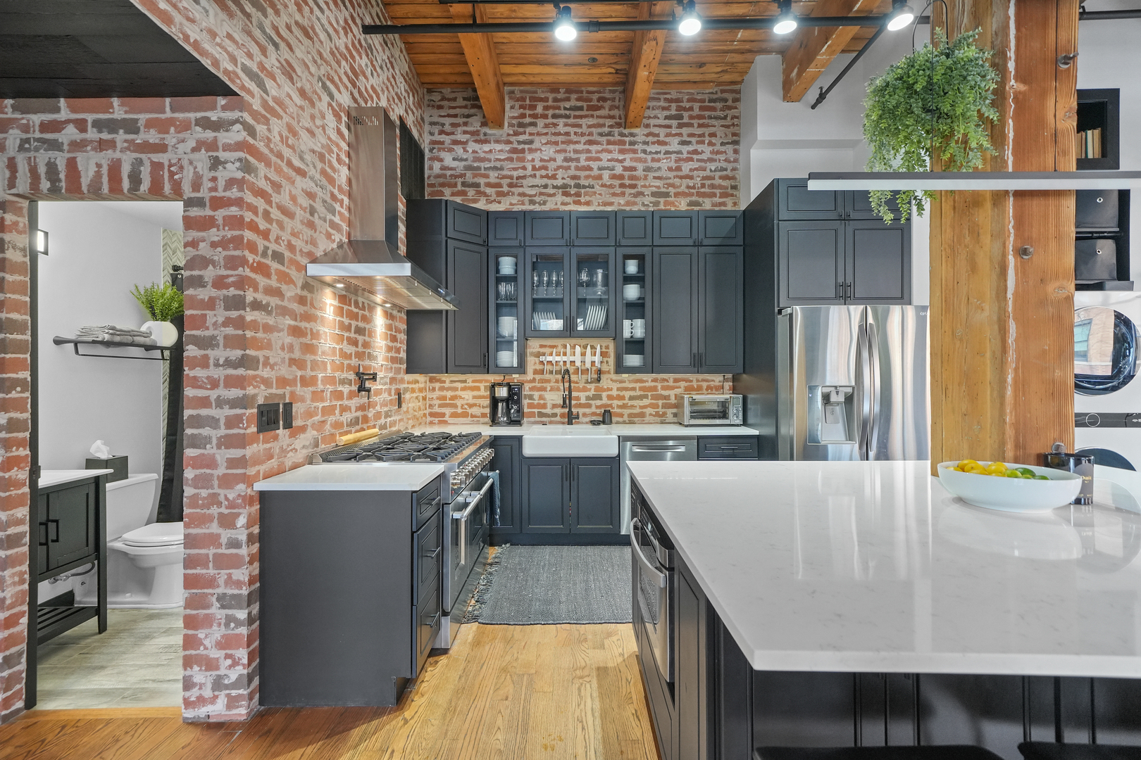 1101 W Armitage Avenue Unit: 101