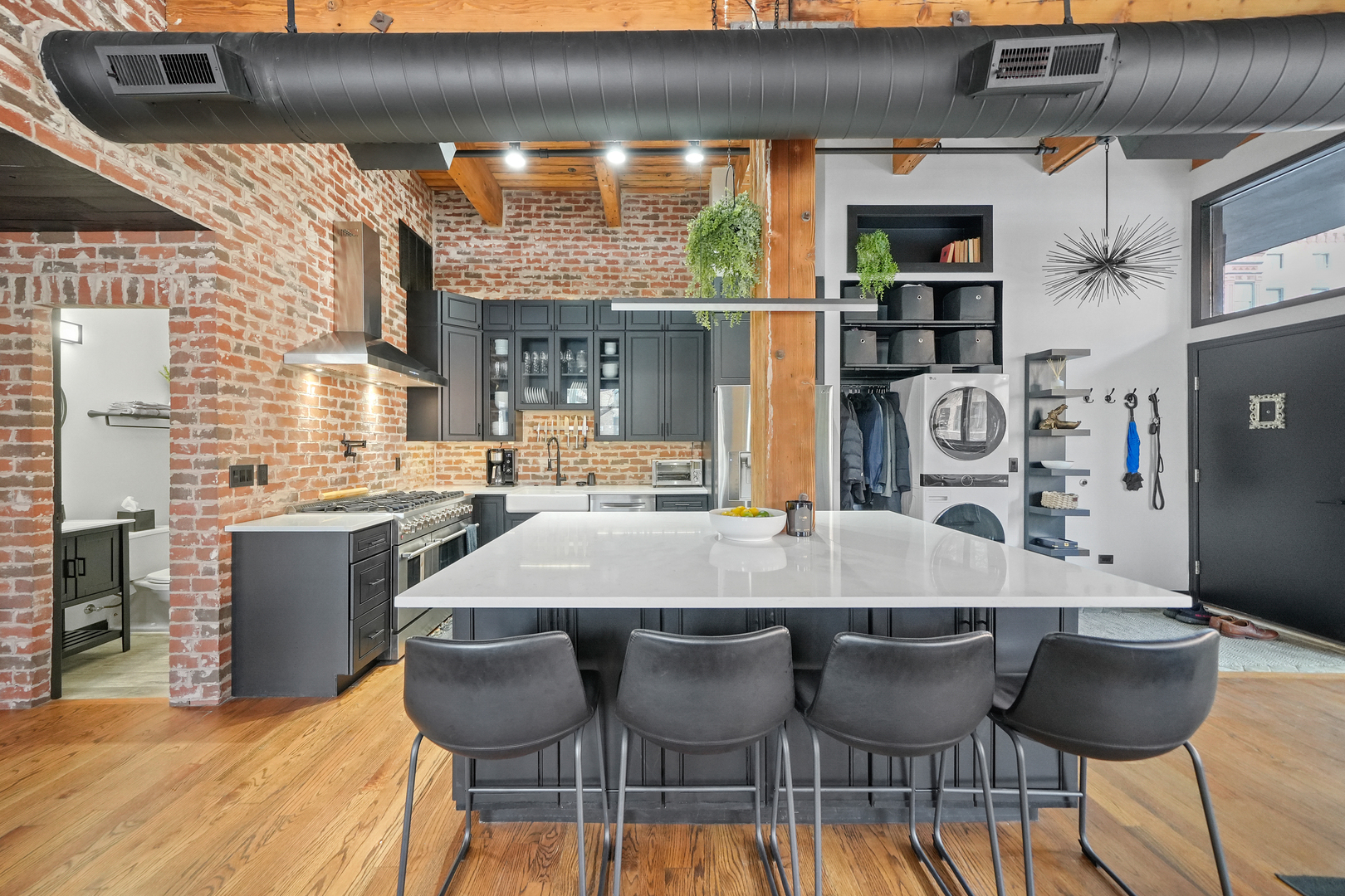 1101 W Armitage Avenue Unit: 101