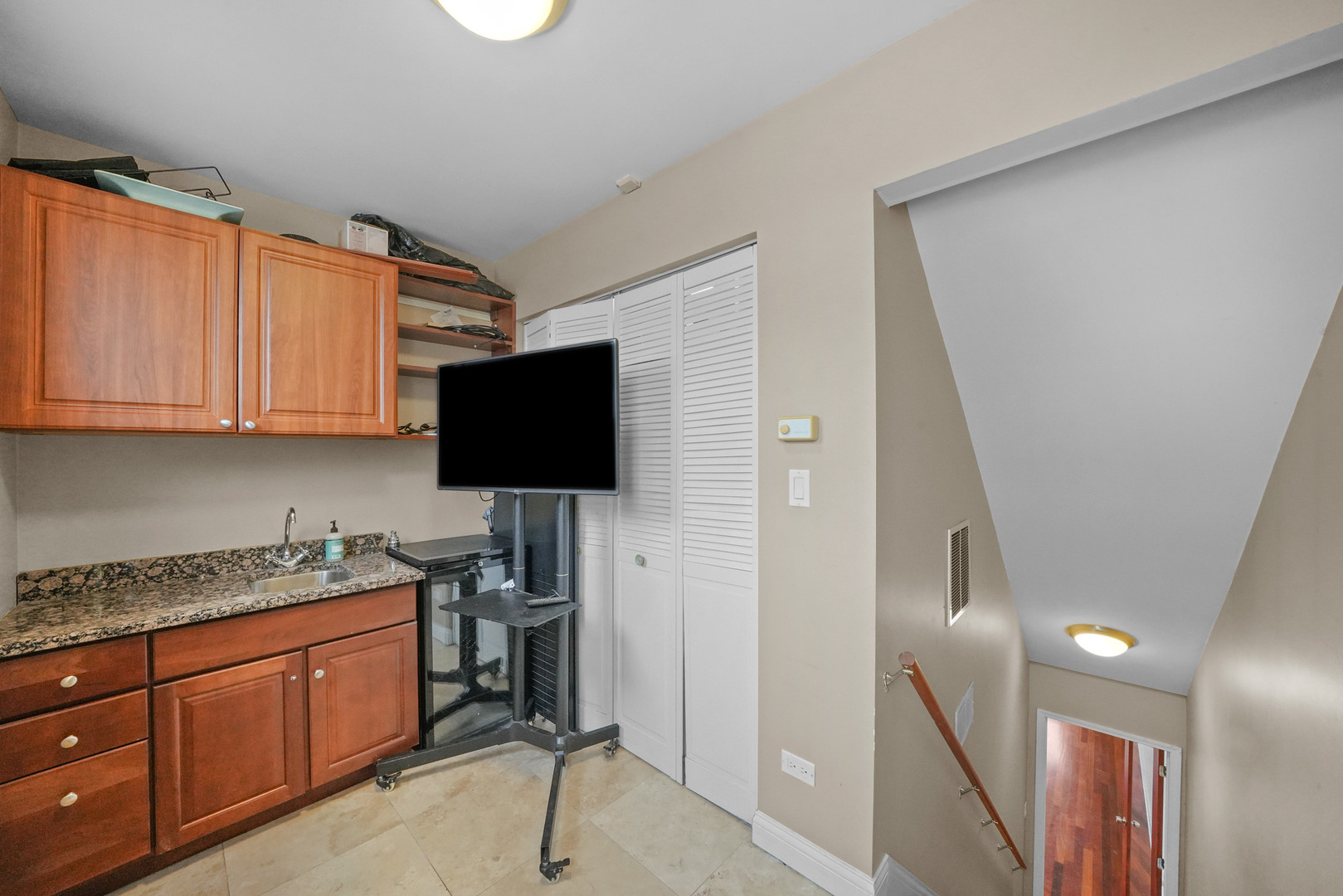 1113 N Mozart Street Unit: 3