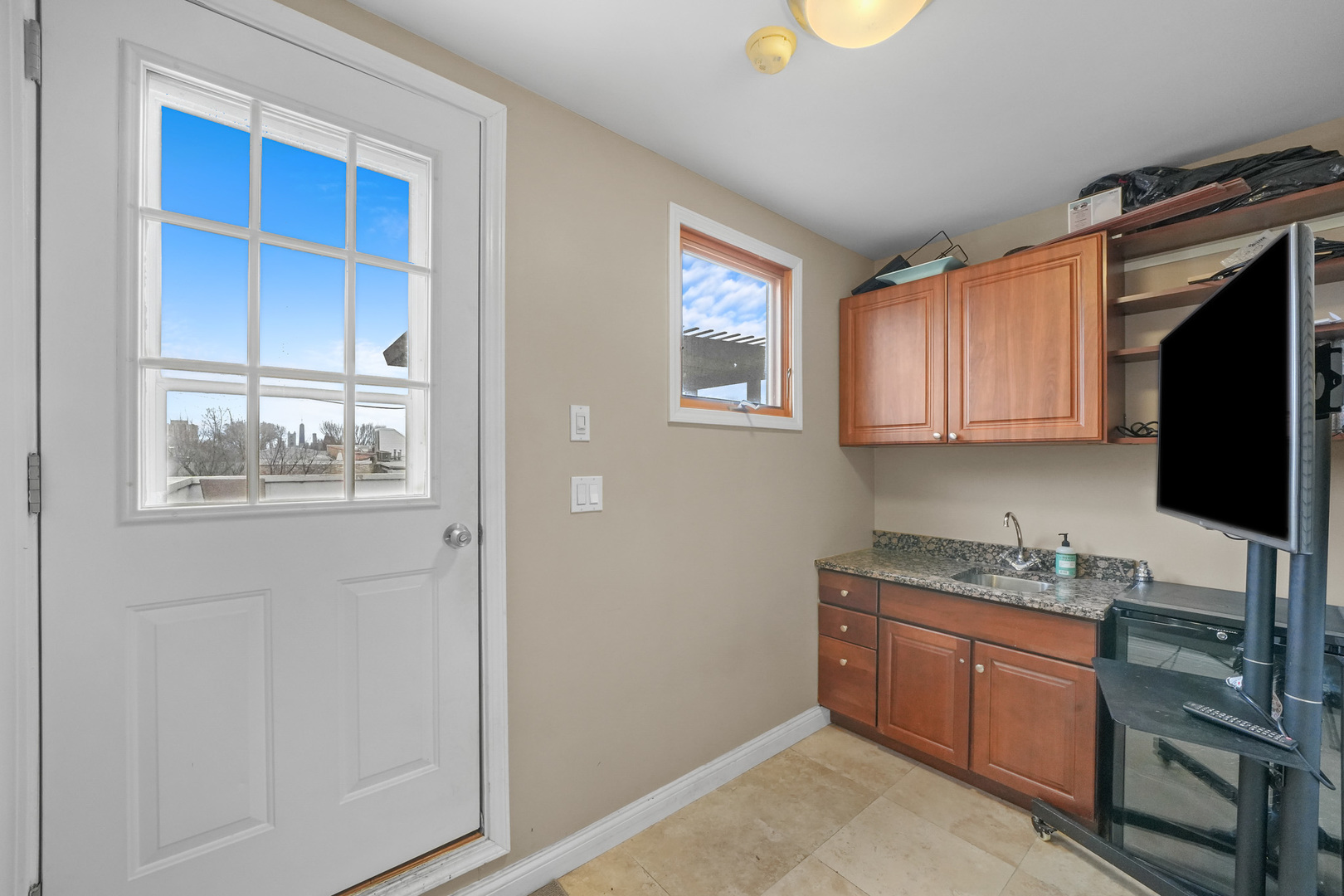 1113 N Mozart Street Unit: 3