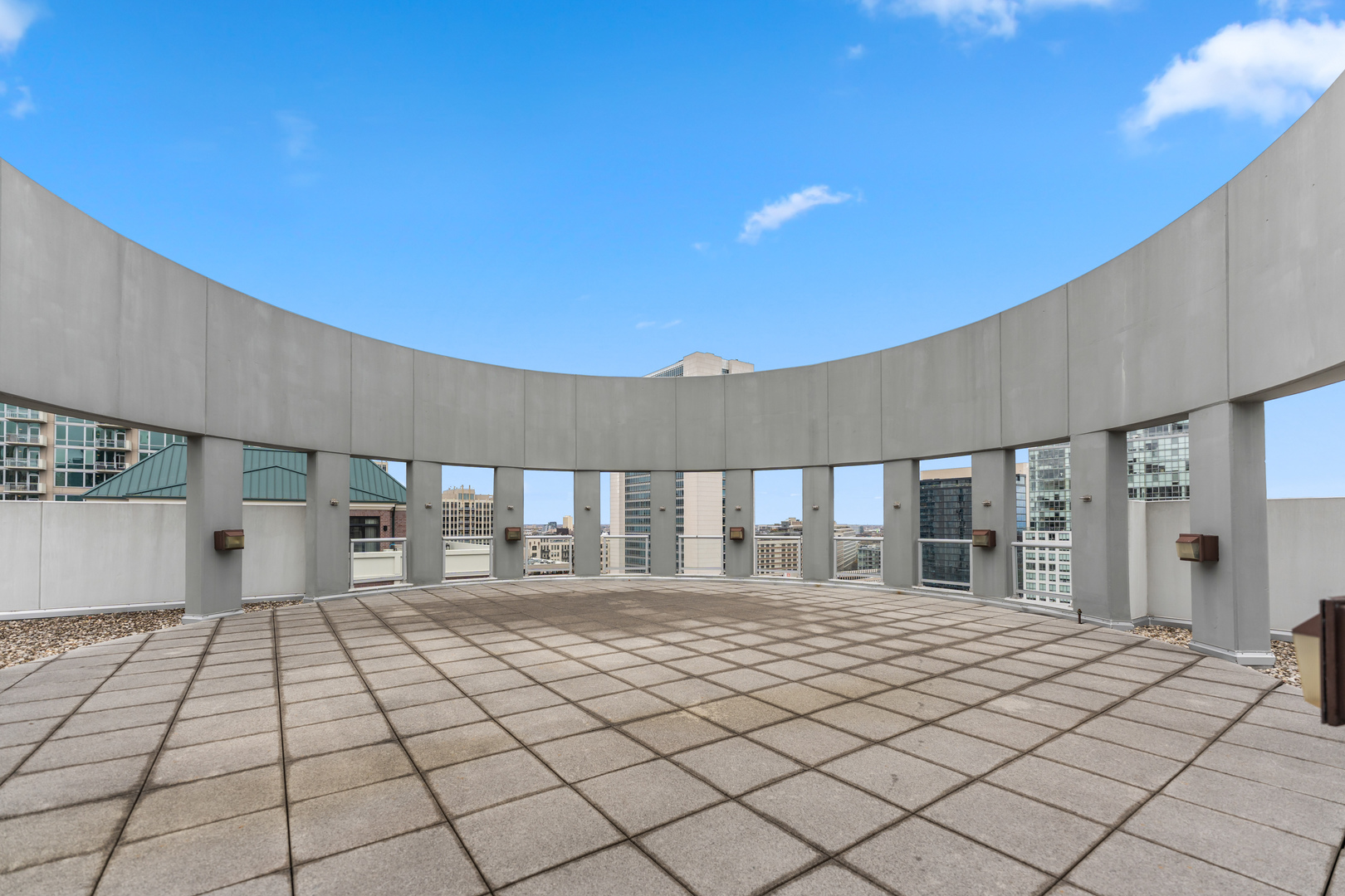 421 W Huron Street Unit: 1401