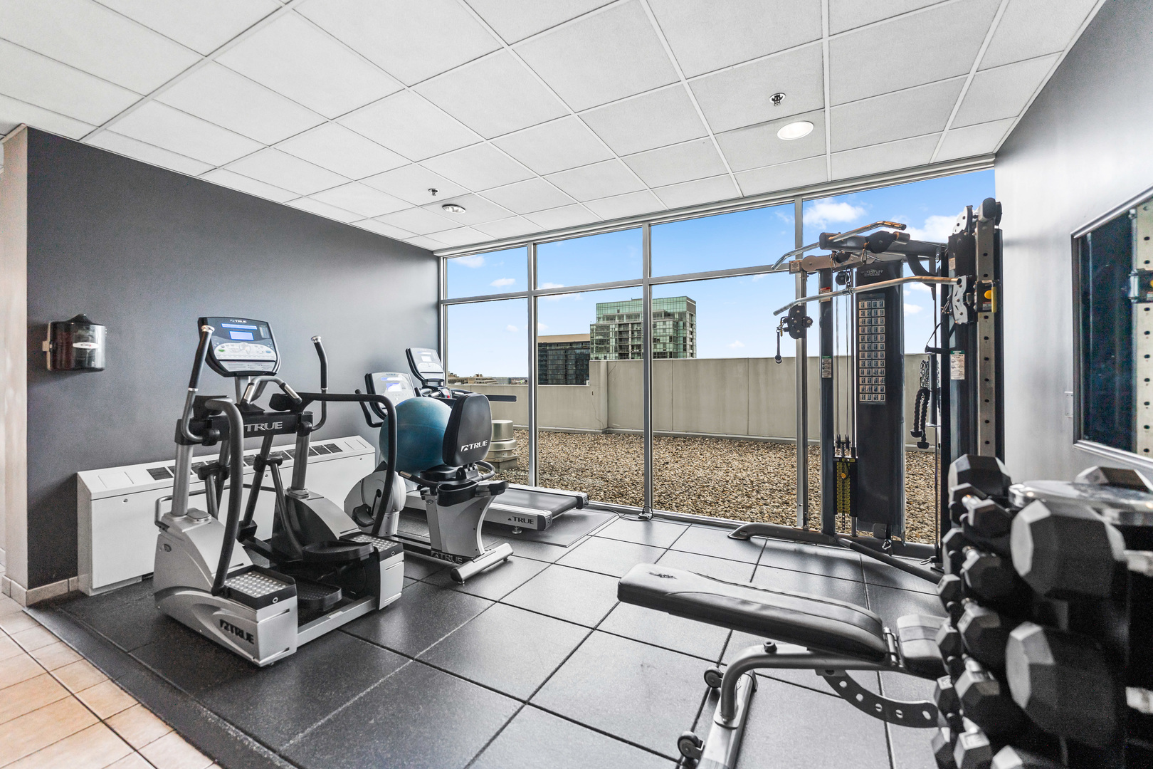 421 W Huron Street Unit: 1401