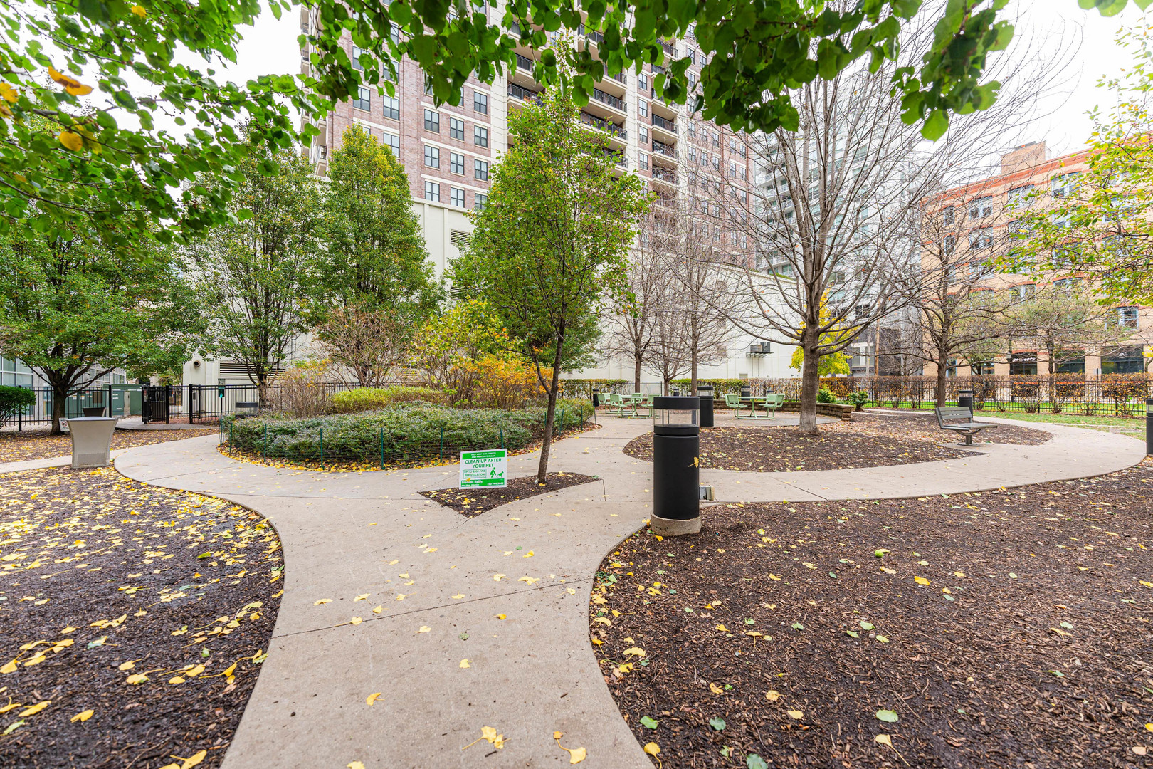 421 W Huron Street Unit: 1401