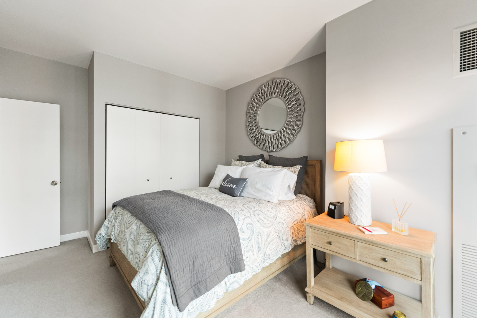 421 W Huron Street Unit: 1401