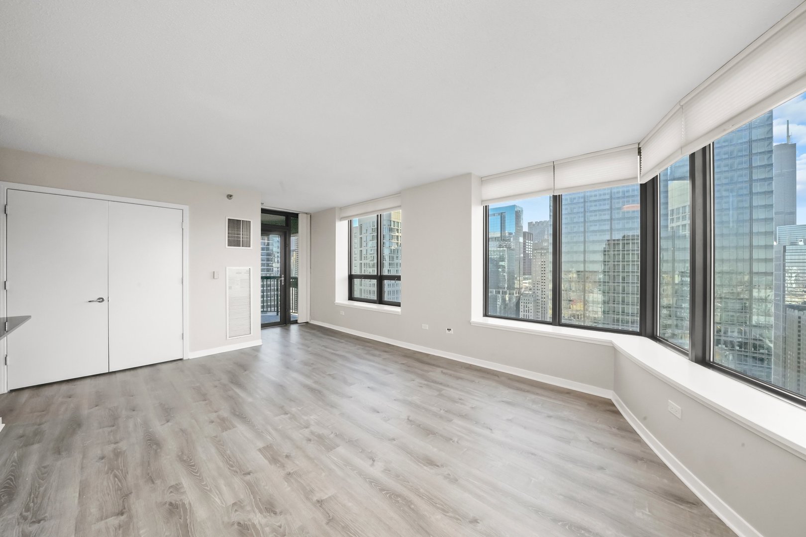 400 N LaSalle Drive Unit: 4007