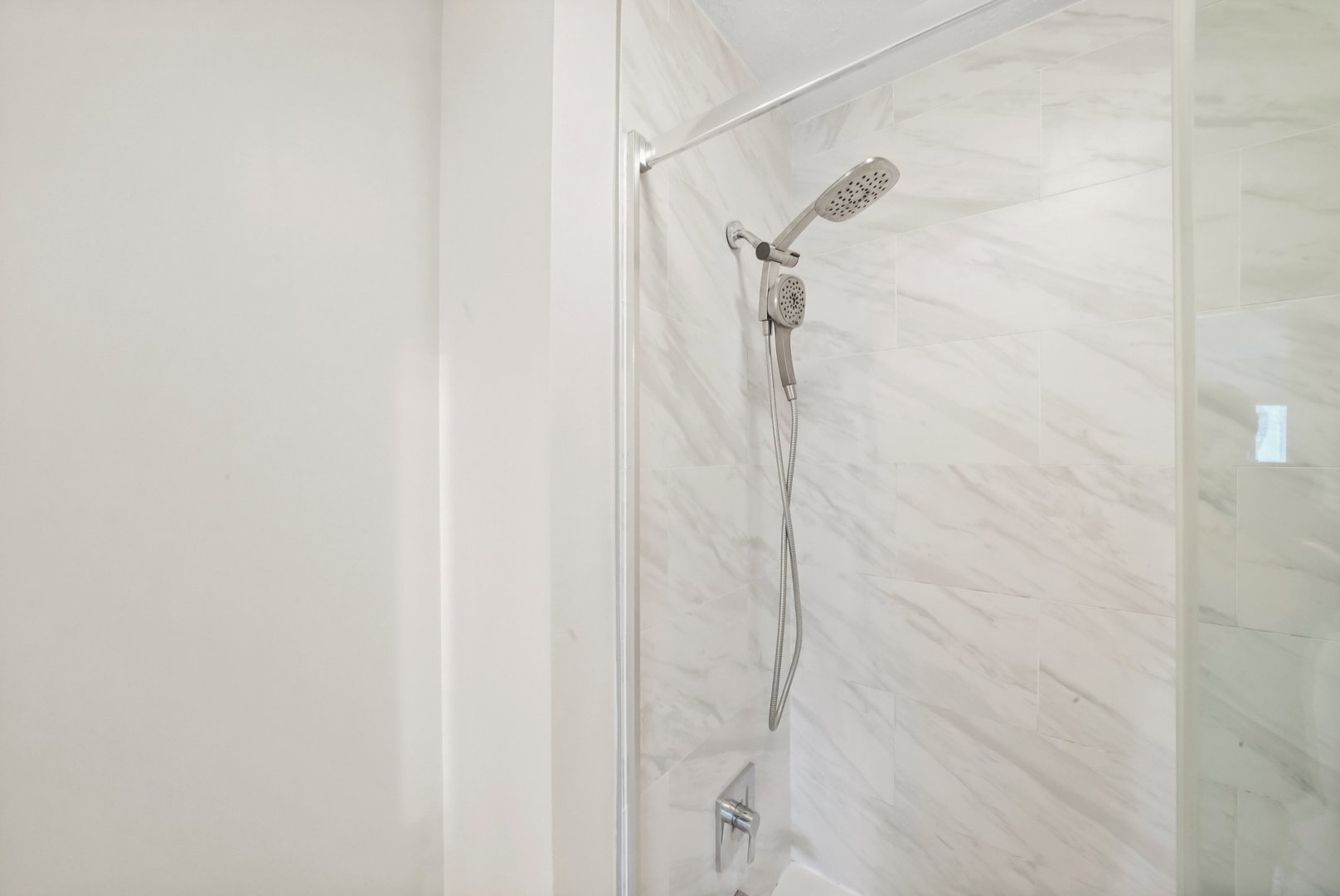 400 N LaSalle Drive Unit: 4007