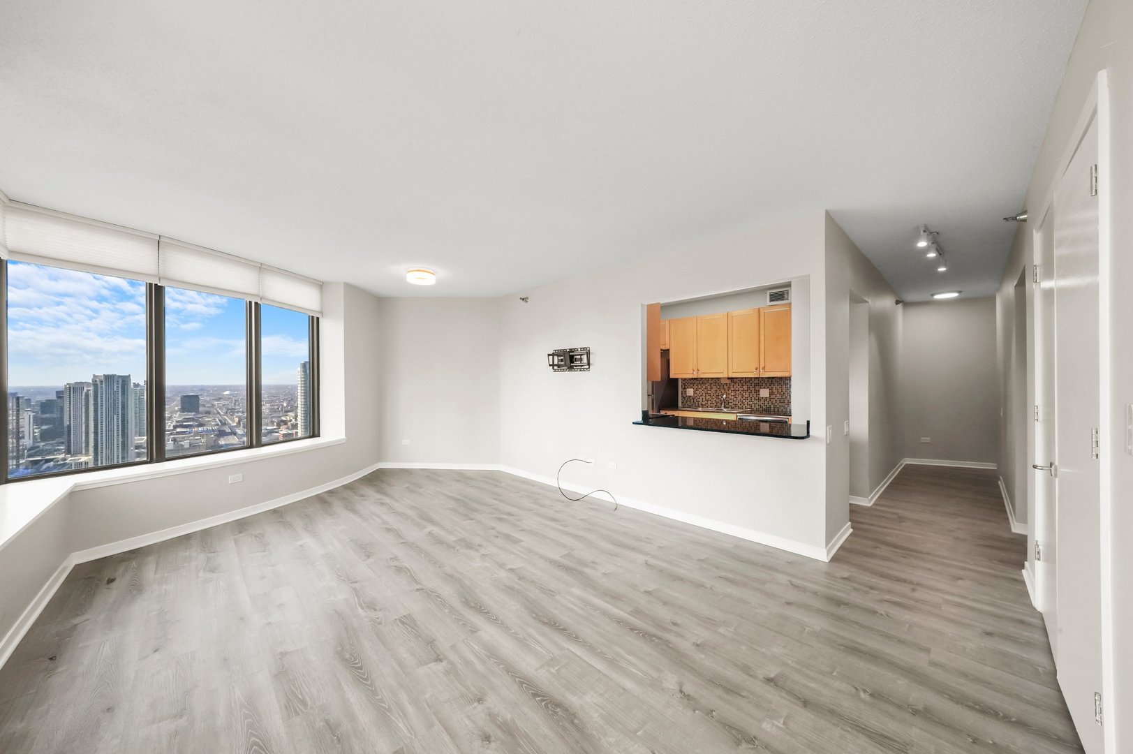 400 N LaSalle Drive Unit: 4007