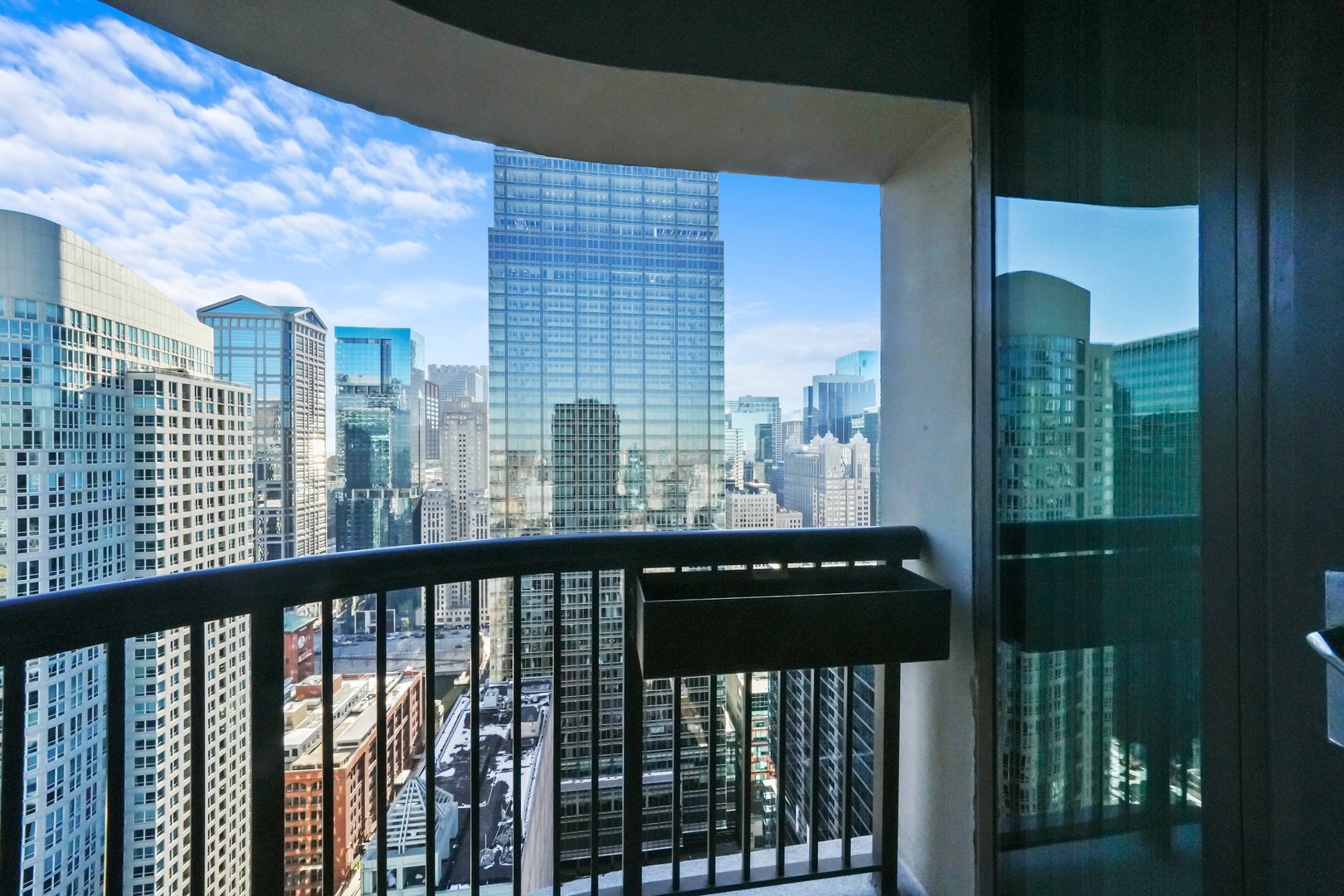 400 N LaSalle Drive Unit: 4007
