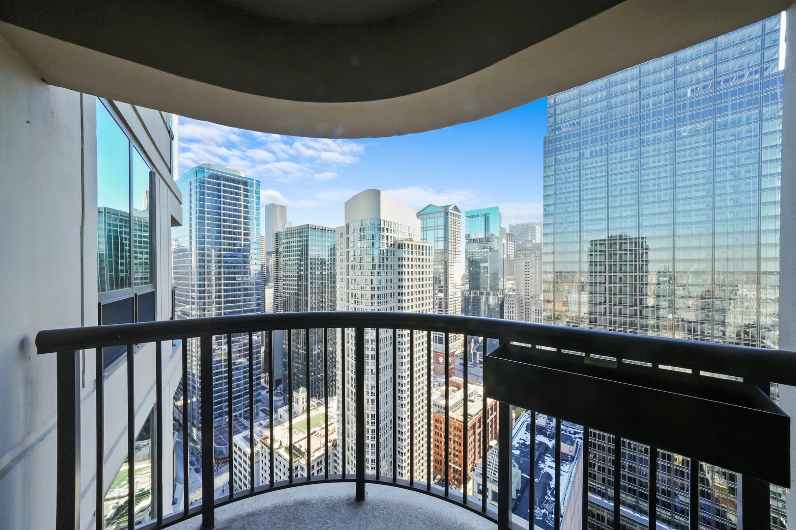 400 N LaSalle Drive Unit: 4007