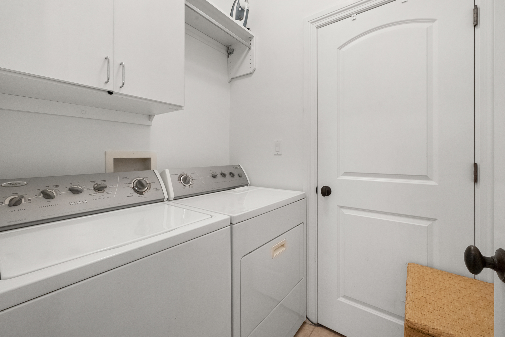 1949 W Nelson Street Unit: 2E