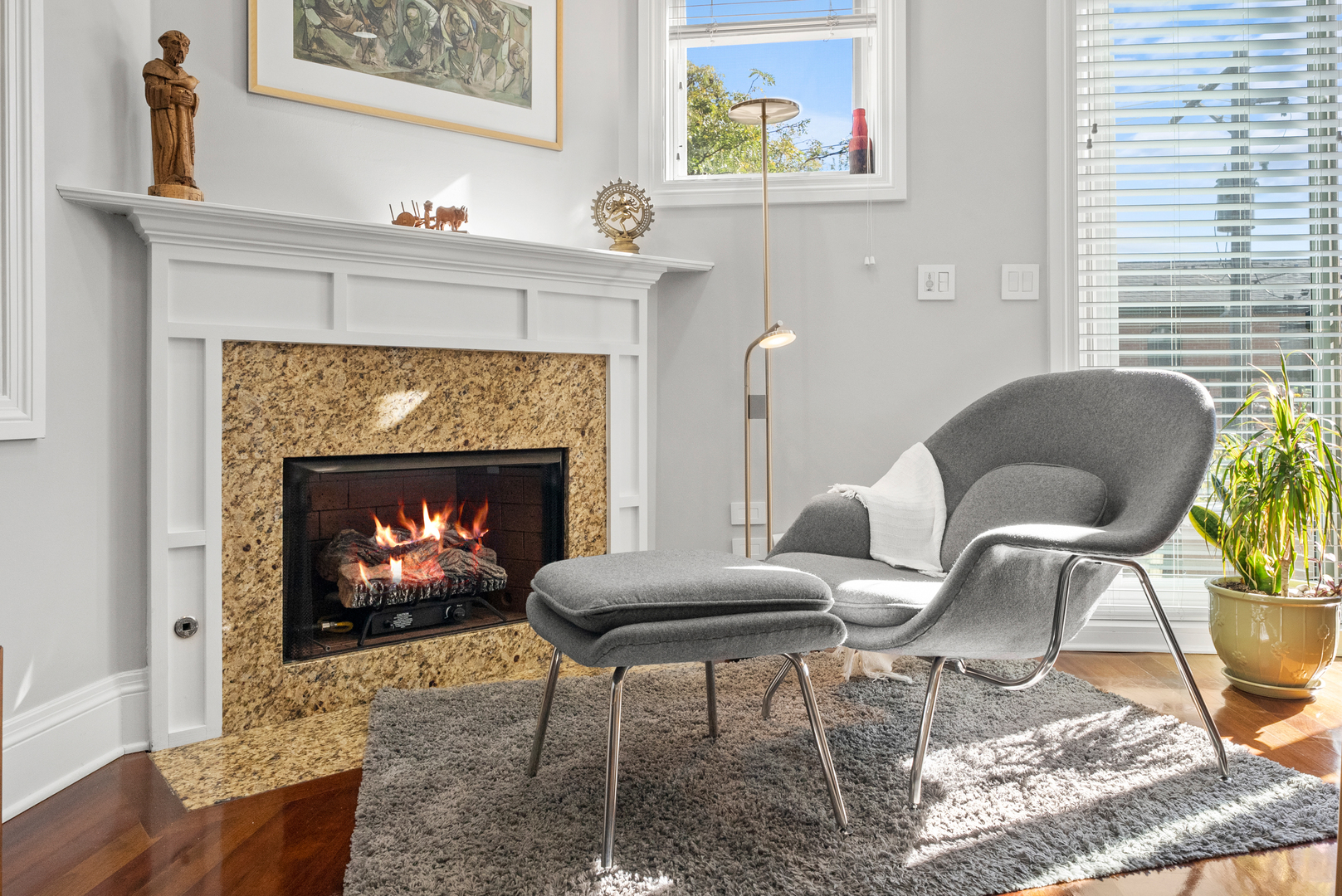 1949 W Nelson Street Unit: 2E