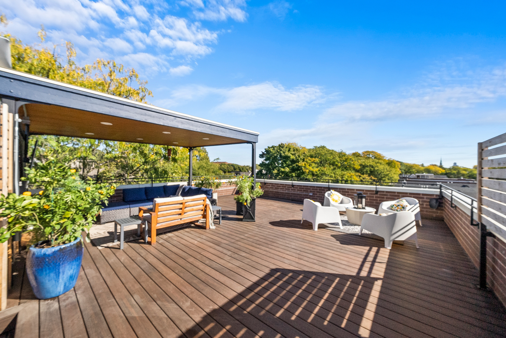 1949 W Nelson Street Unit: 2E