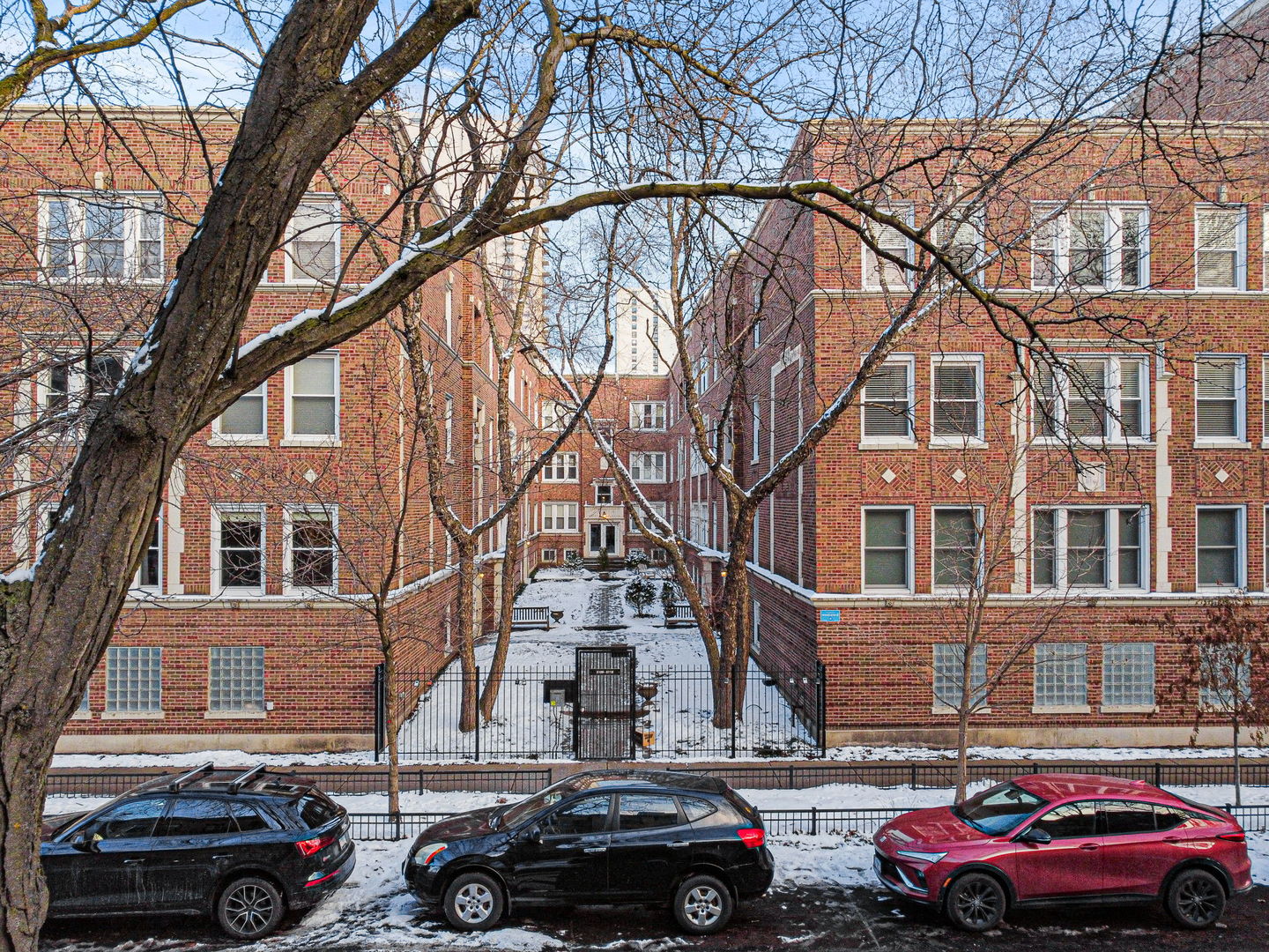 5119 N Kenmore Avenue Unit: TERRACE