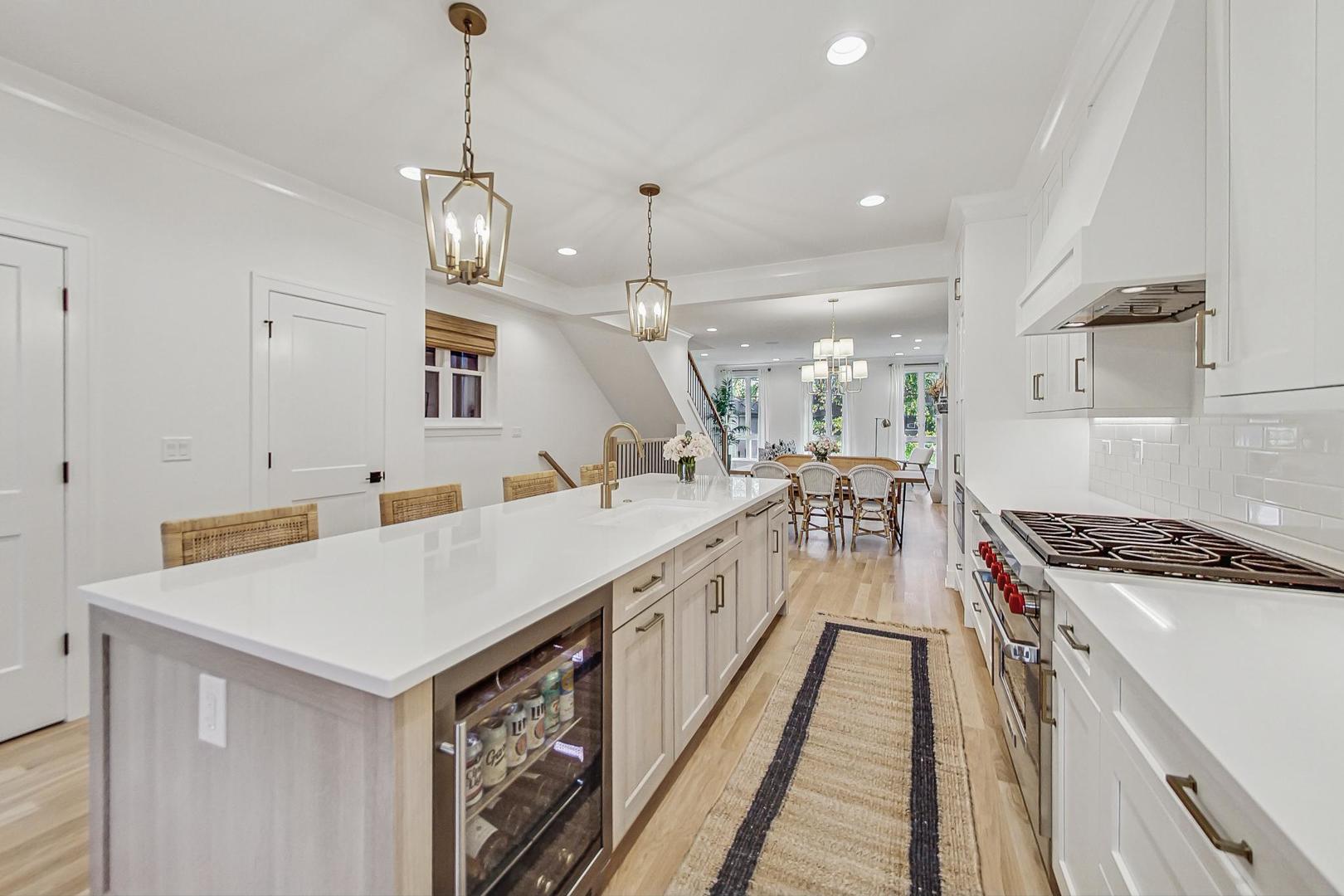 1462 W Byron Street Unit: PH