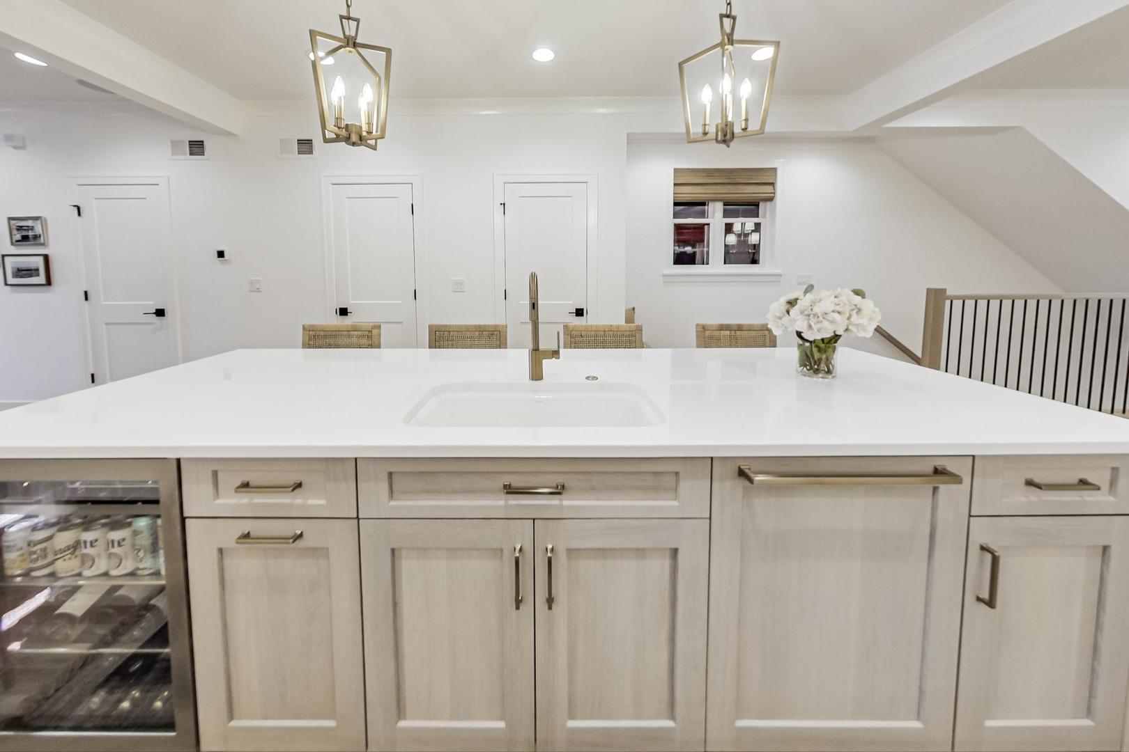 1462 W Byron Street Unit: PH