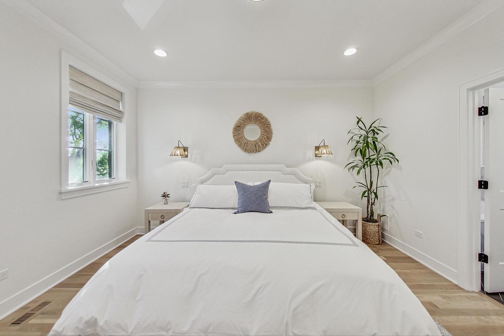 1462 W Byron Street Unit: PH