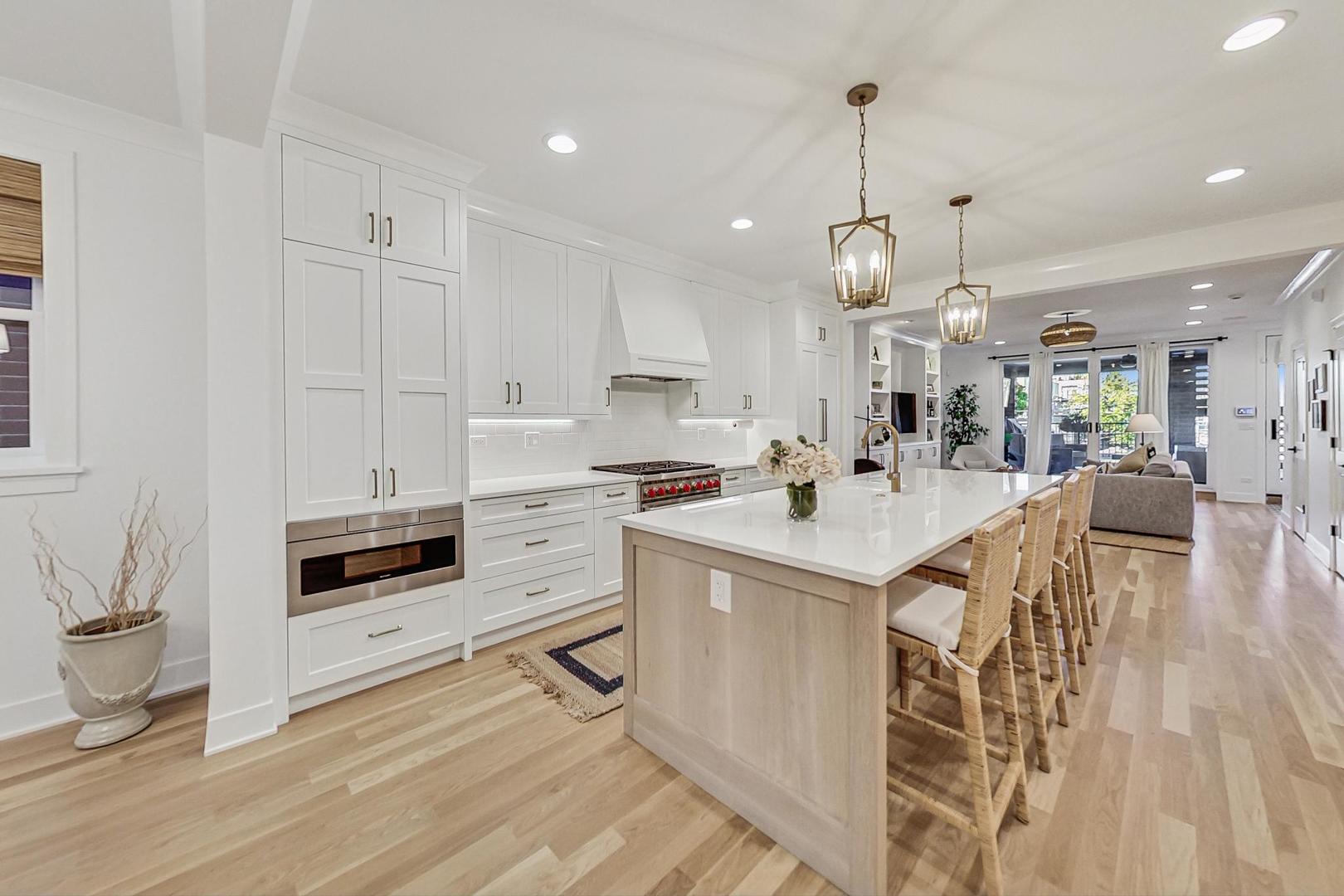 1462 W Byron Street Unit: PH