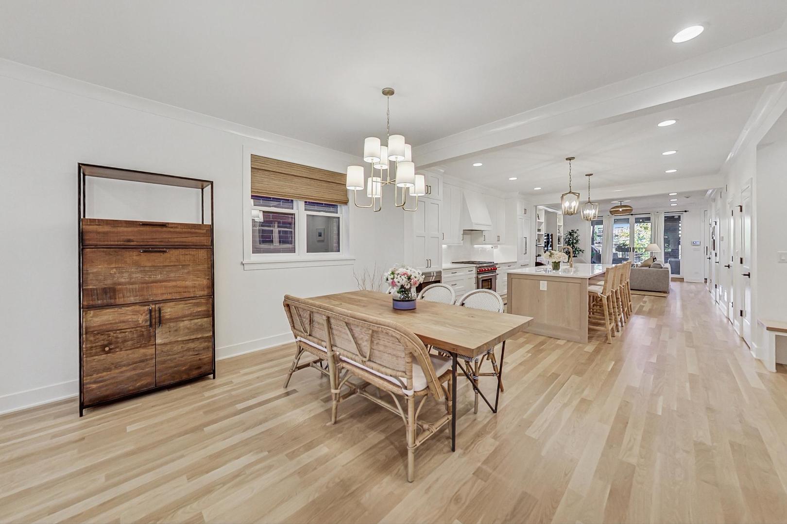 1462 W Byron Street Unit: PH