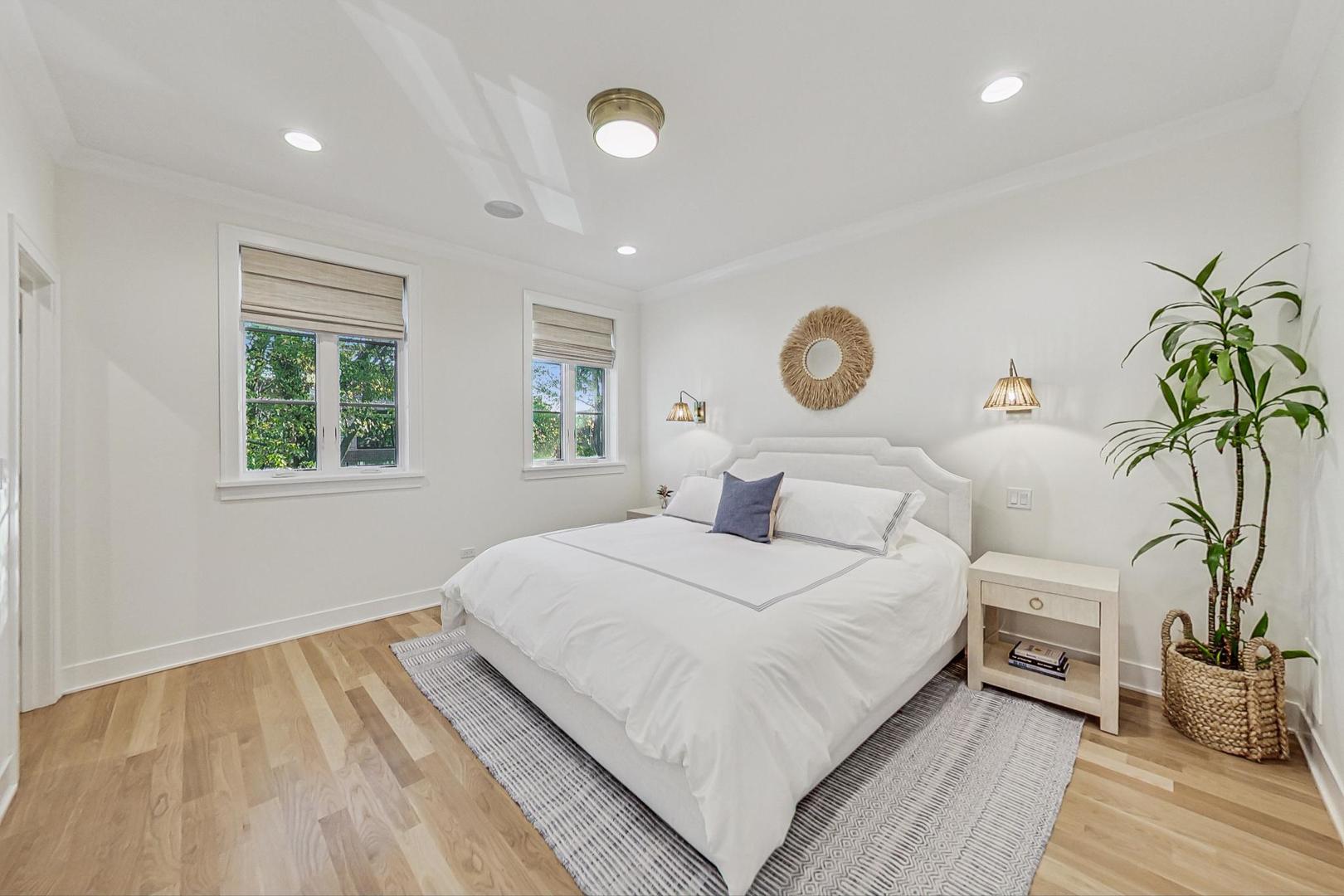 1462 W Byron Street Unit: PH