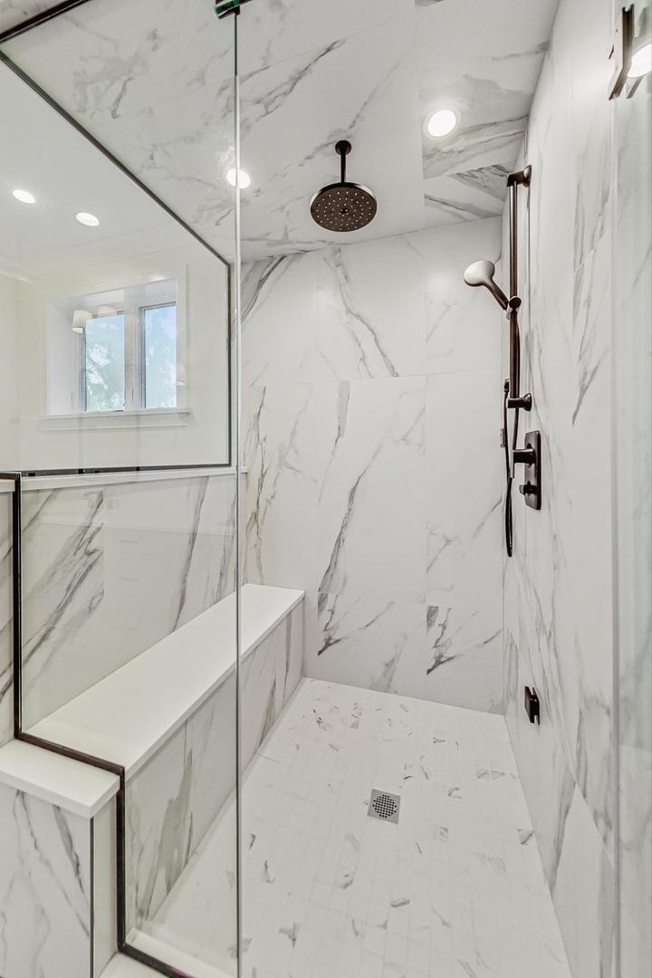 1462 W Byron Street Unit: PH