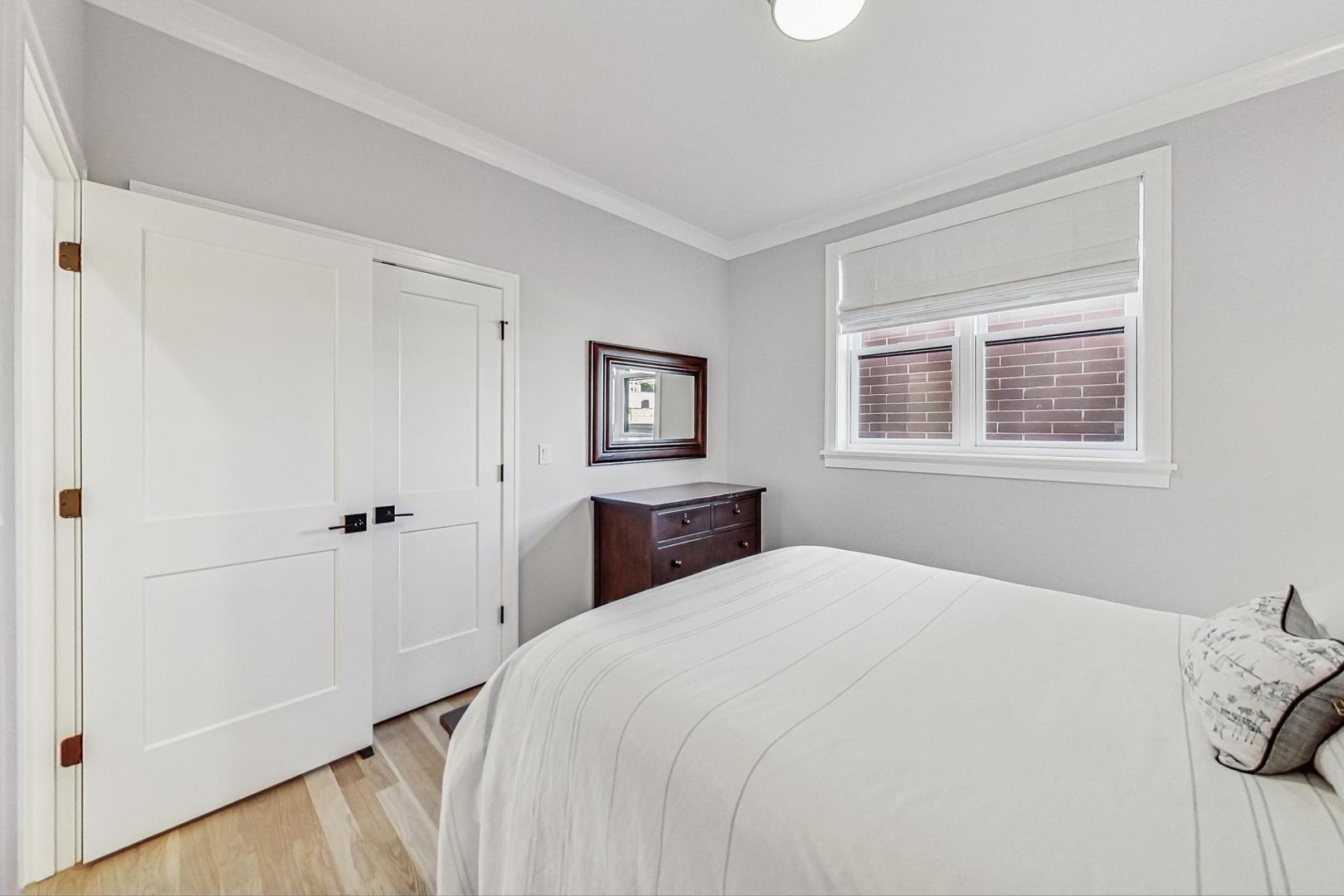 1462 W Byron Street Unit: PH