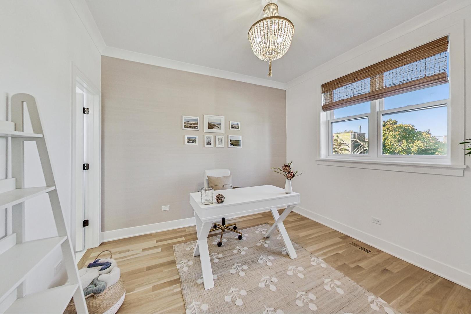 1462 W Byron Street Unit: PH