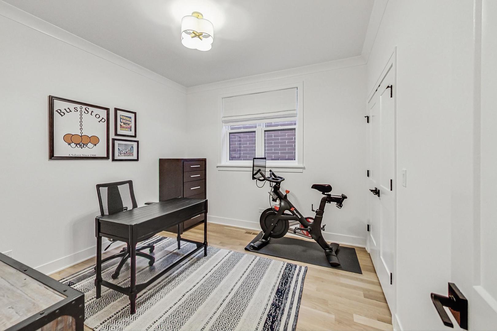1462 W Byron Street Unit: PH