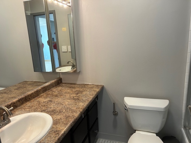 3930 N PINE GROVE Avenue Unit: 1608