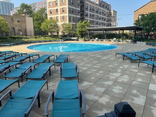 3930 N PINE GROVE Avenue Unit: 1608