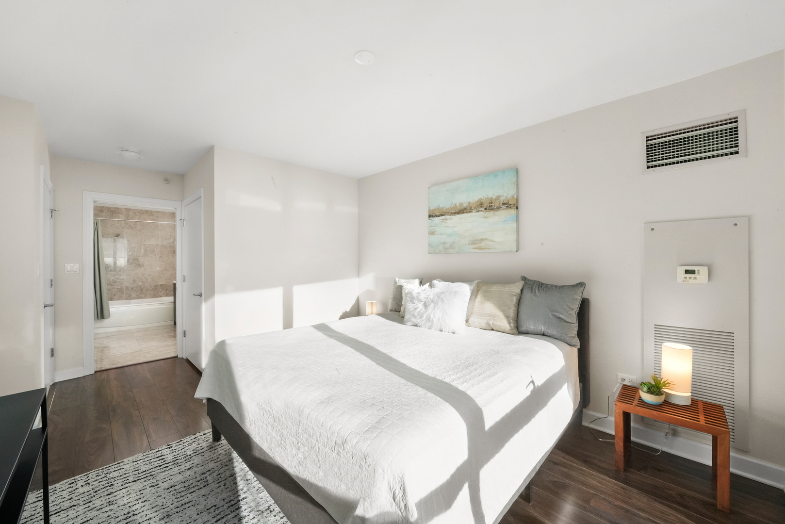 1201 S Prairie Avenue Unit: 604