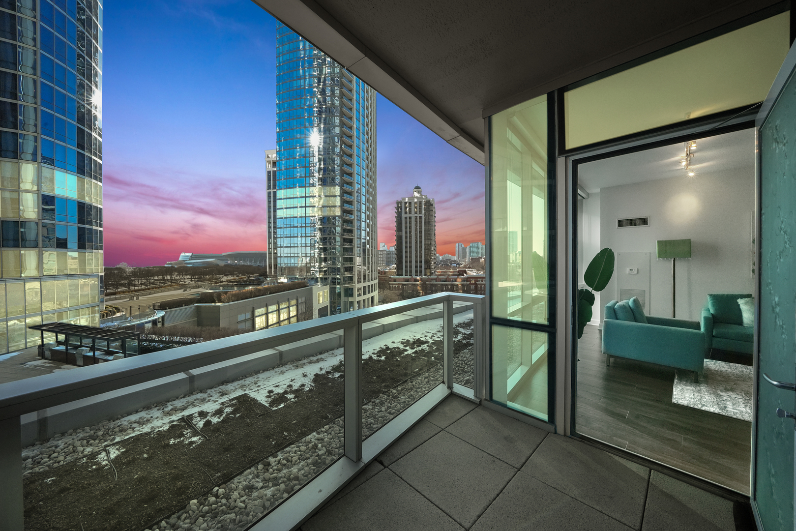 1201 S Prairie Avenue Unit: 604