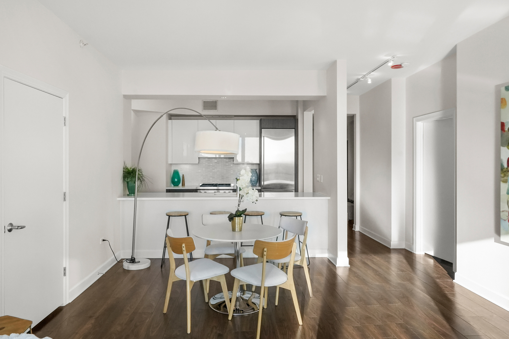 1201 S Prairie Avenue Unit: 604