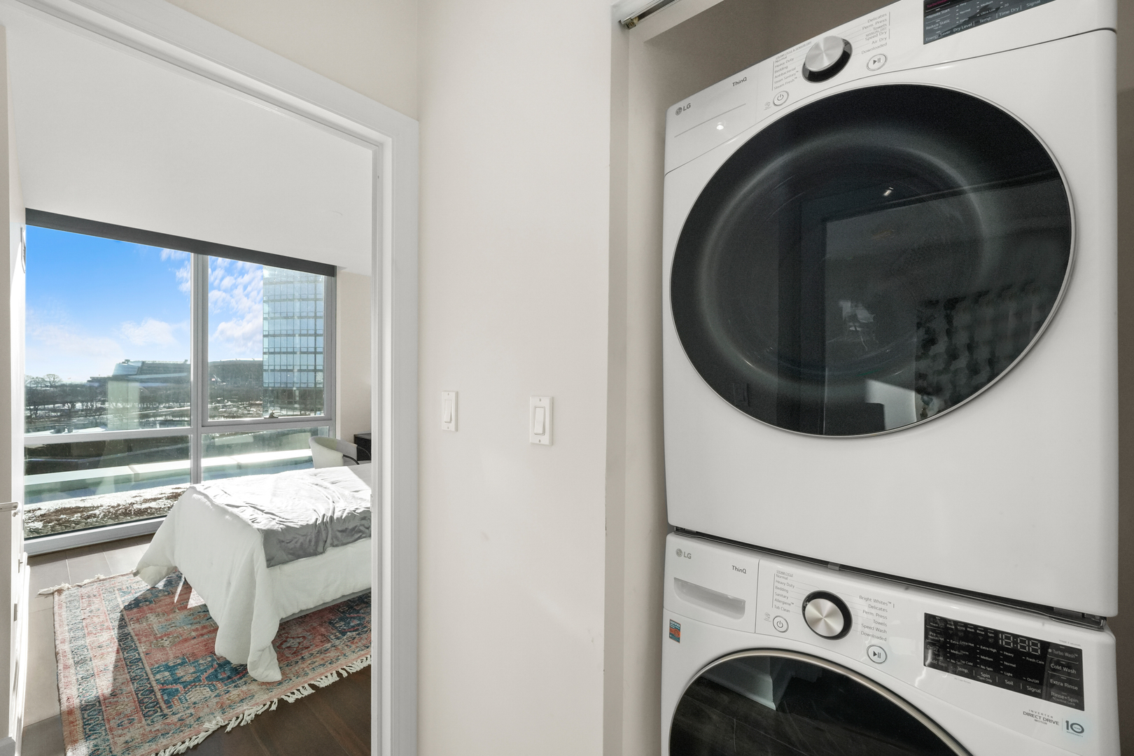 1201 S Prairie Avenue Unit: 604