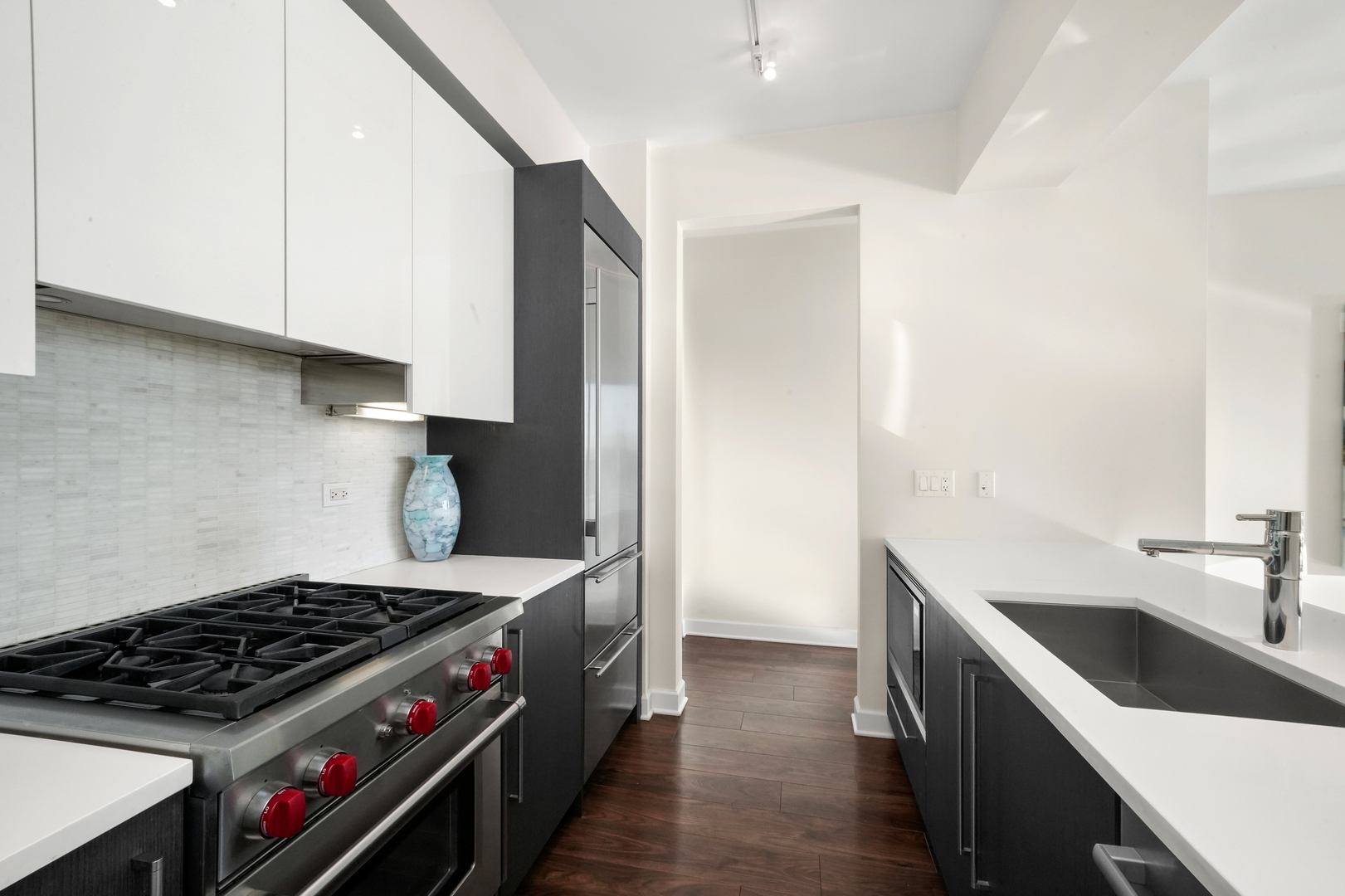 1201 S Prairie Avenue Unit: 604