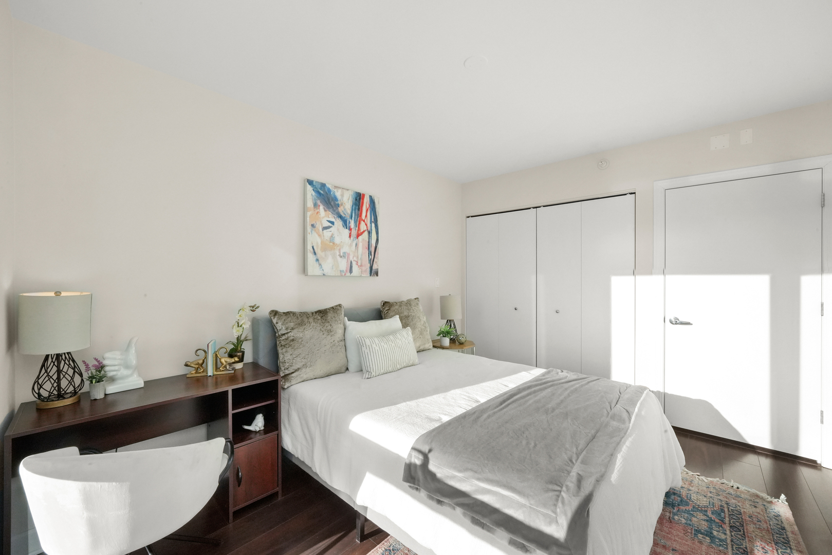 1201 S Prairie Avenue Unit: 604