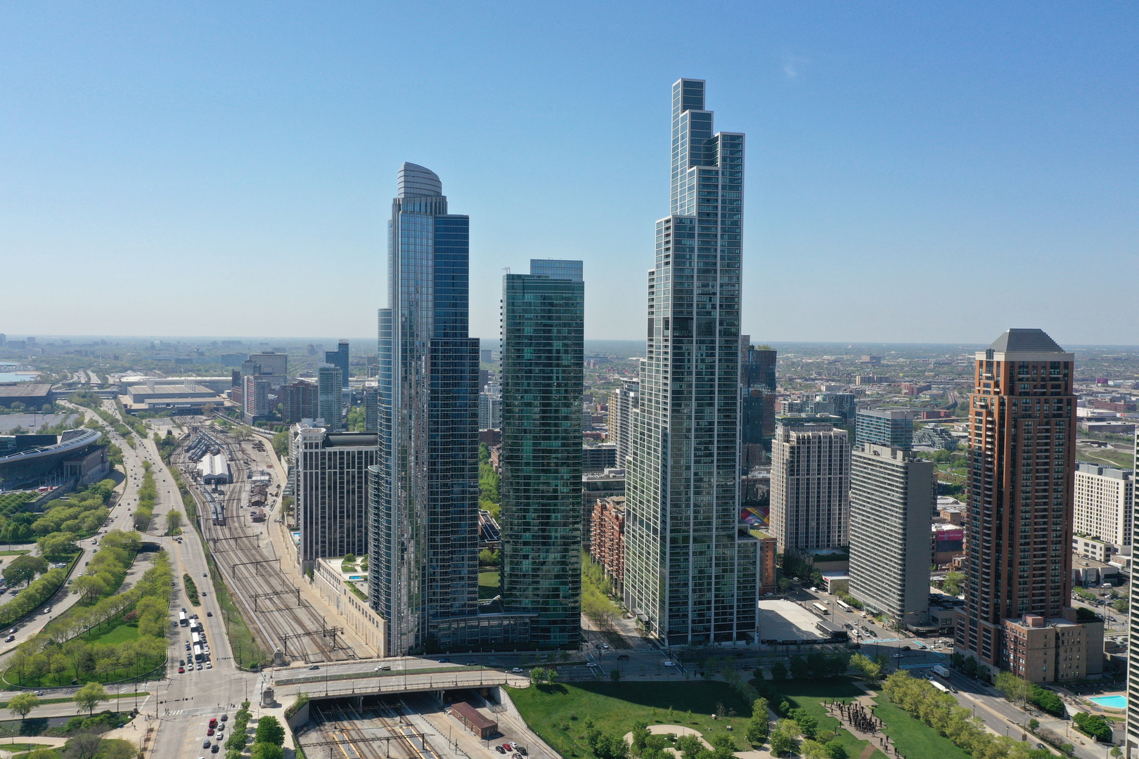 1201 S Prairie Avenue Unit: 604