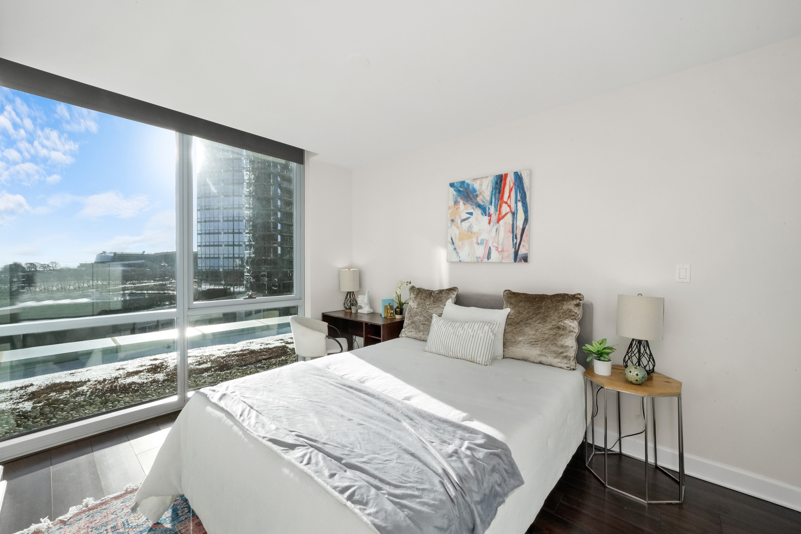 1201 S Prairie Avenue Unit: 604