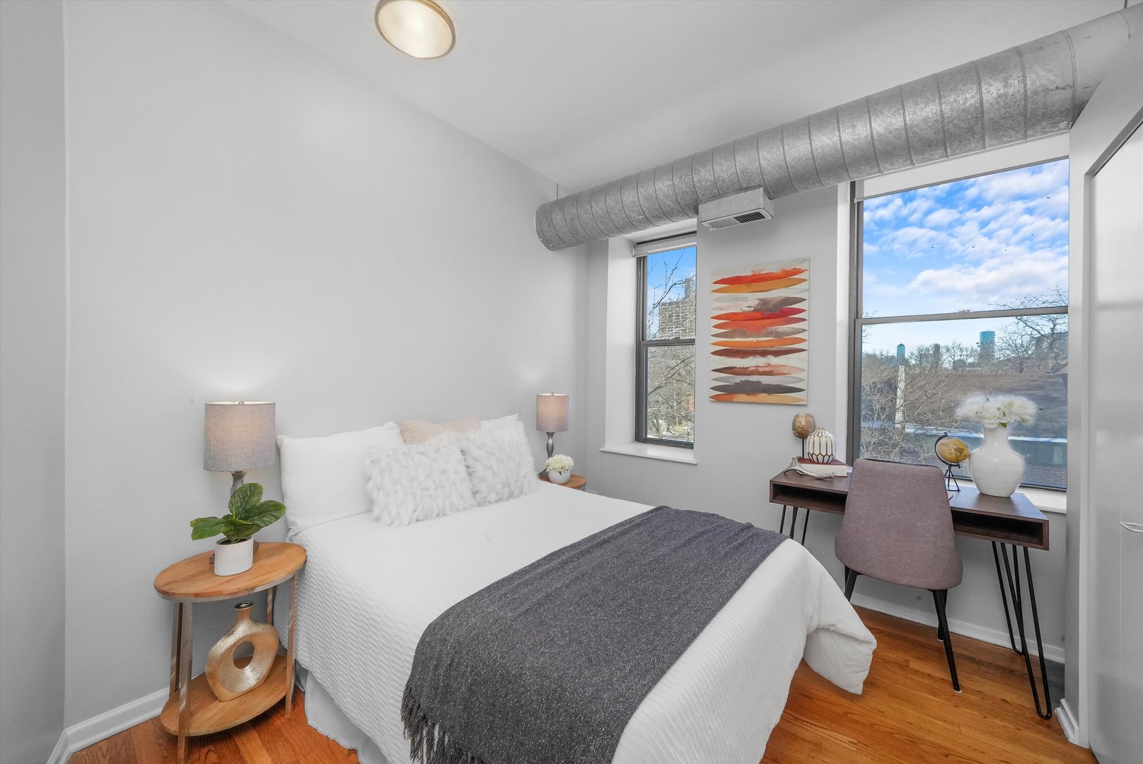 811 S LYTLE Street Unit: 216